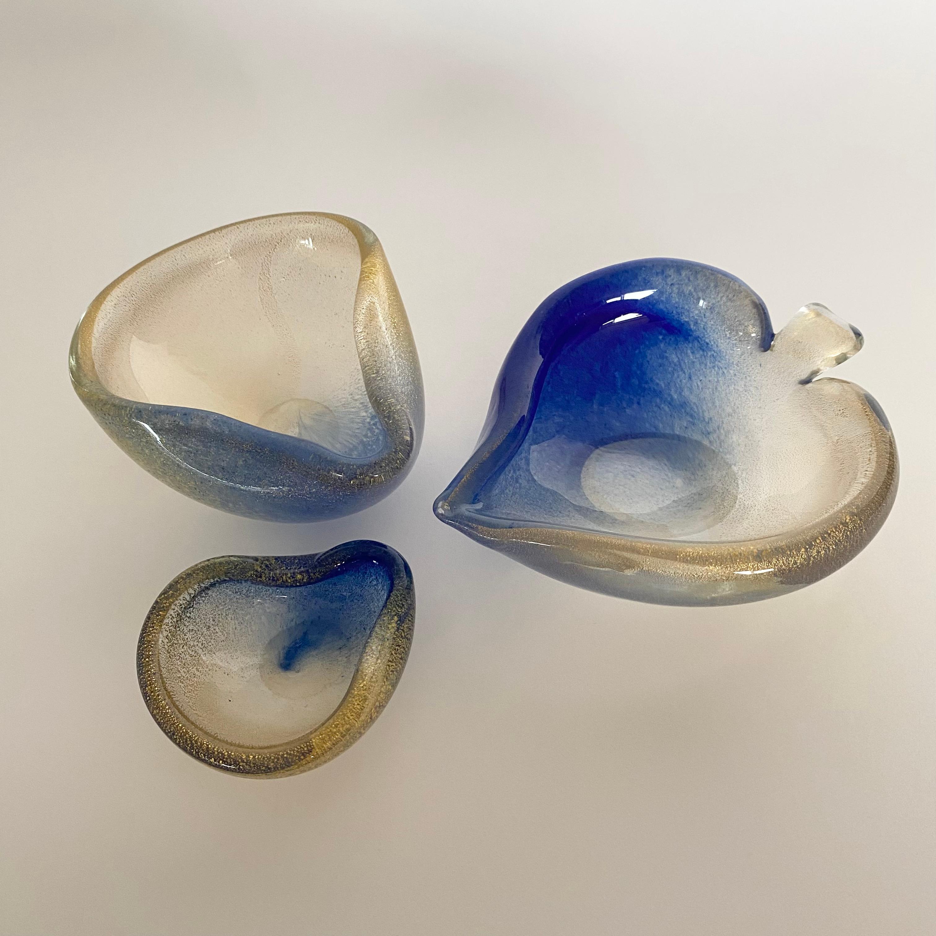 XX secolo 1950 ARCHIMEDE SEGUSO Vanga a forma di piatto videopoche in vetro di Murano BLU Polveri in vendita