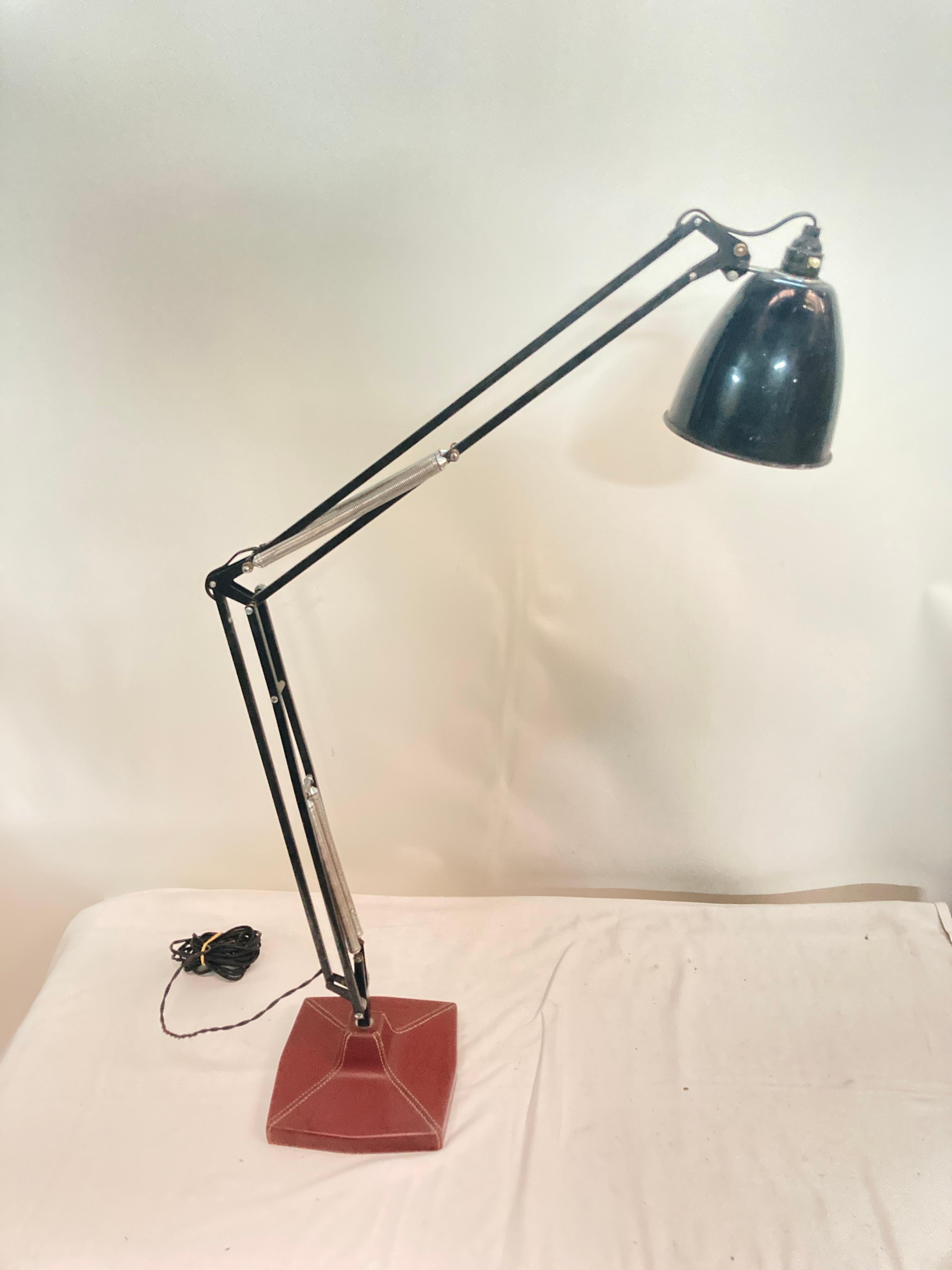 1950's Articulated architect table lamp by Anglepoise and Hermès
Good vintage condition