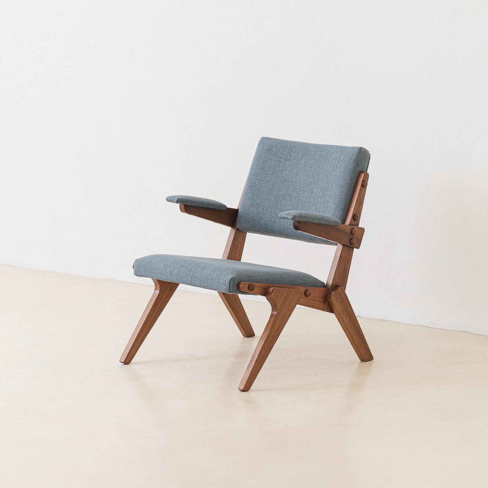 Mid-Century Modern 1950s Armchair by Fábrica de Móveis Pau Brasil, Brazilian Mid-century Modern For Sale