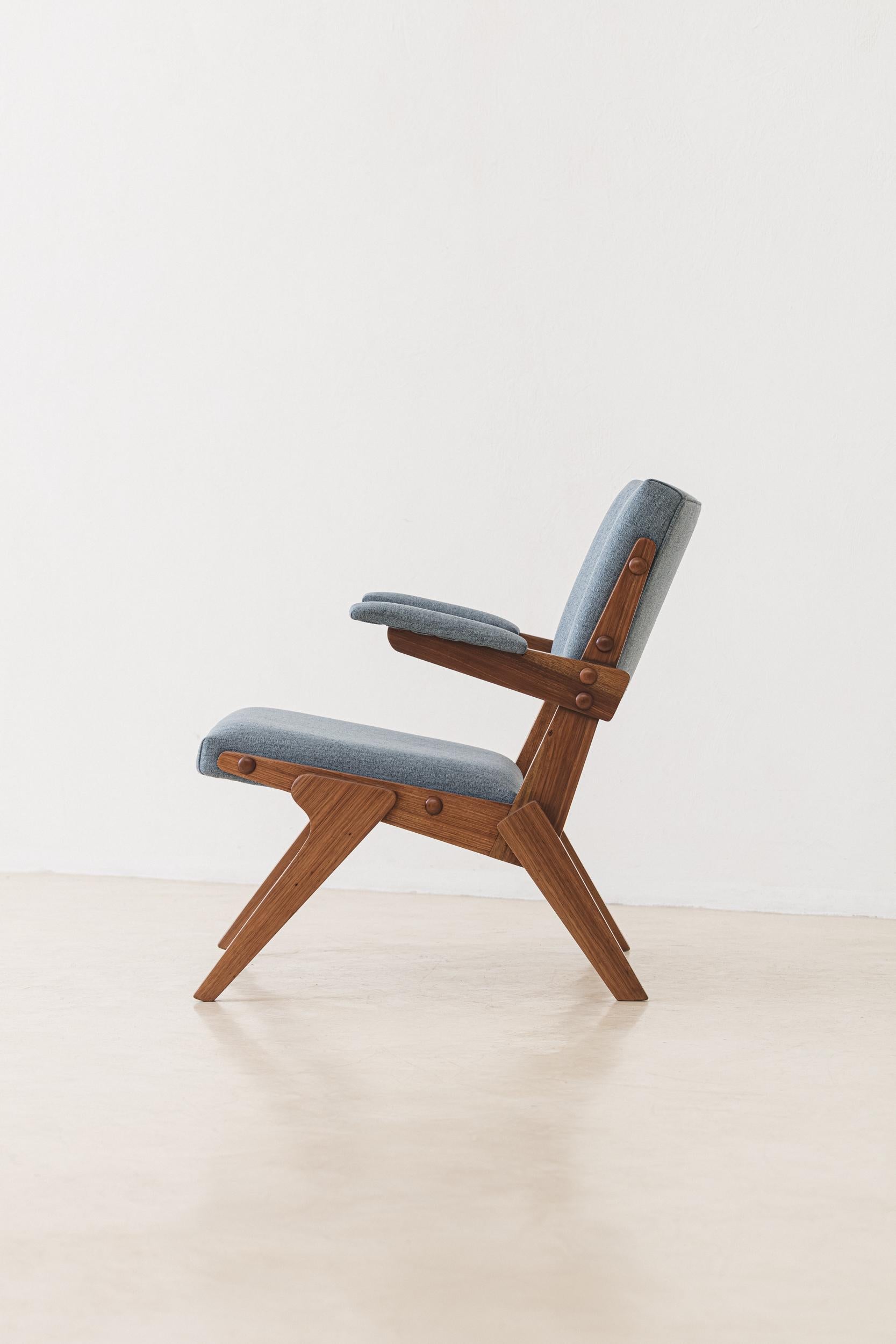 1950s Armchair by Fábrica de Móveis Pau Brasil, Brazilian Mid-century Modern For Sale 2