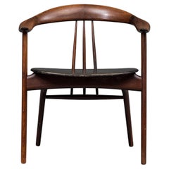 Sillón de madera maciza Arne Hovmand-Olsen de los años 50, tapizado original de cuero negro