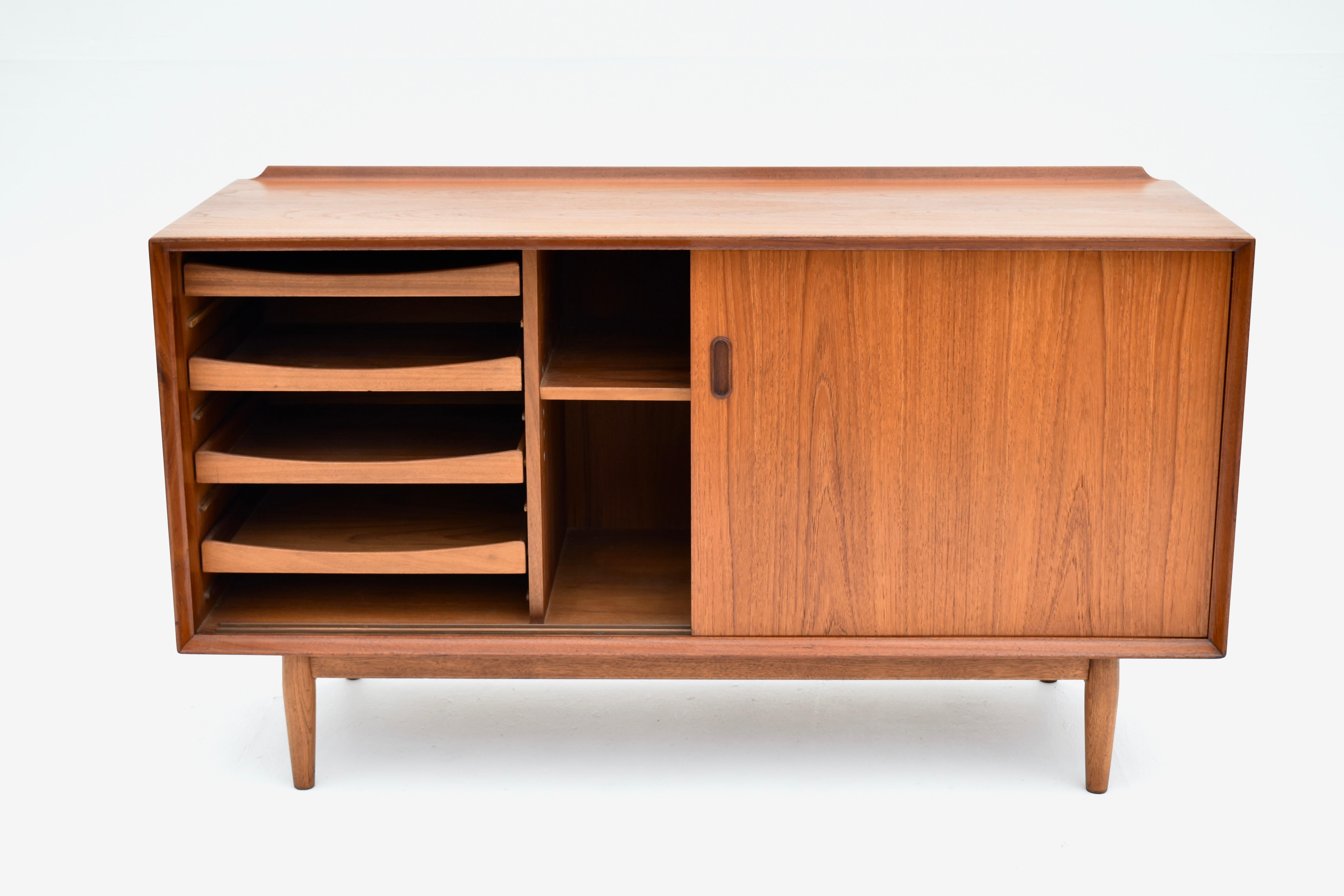1950s Arne Vodder Model OS11 Teak & Oak Trienalle Sideboard For Sibast, Denmark 6