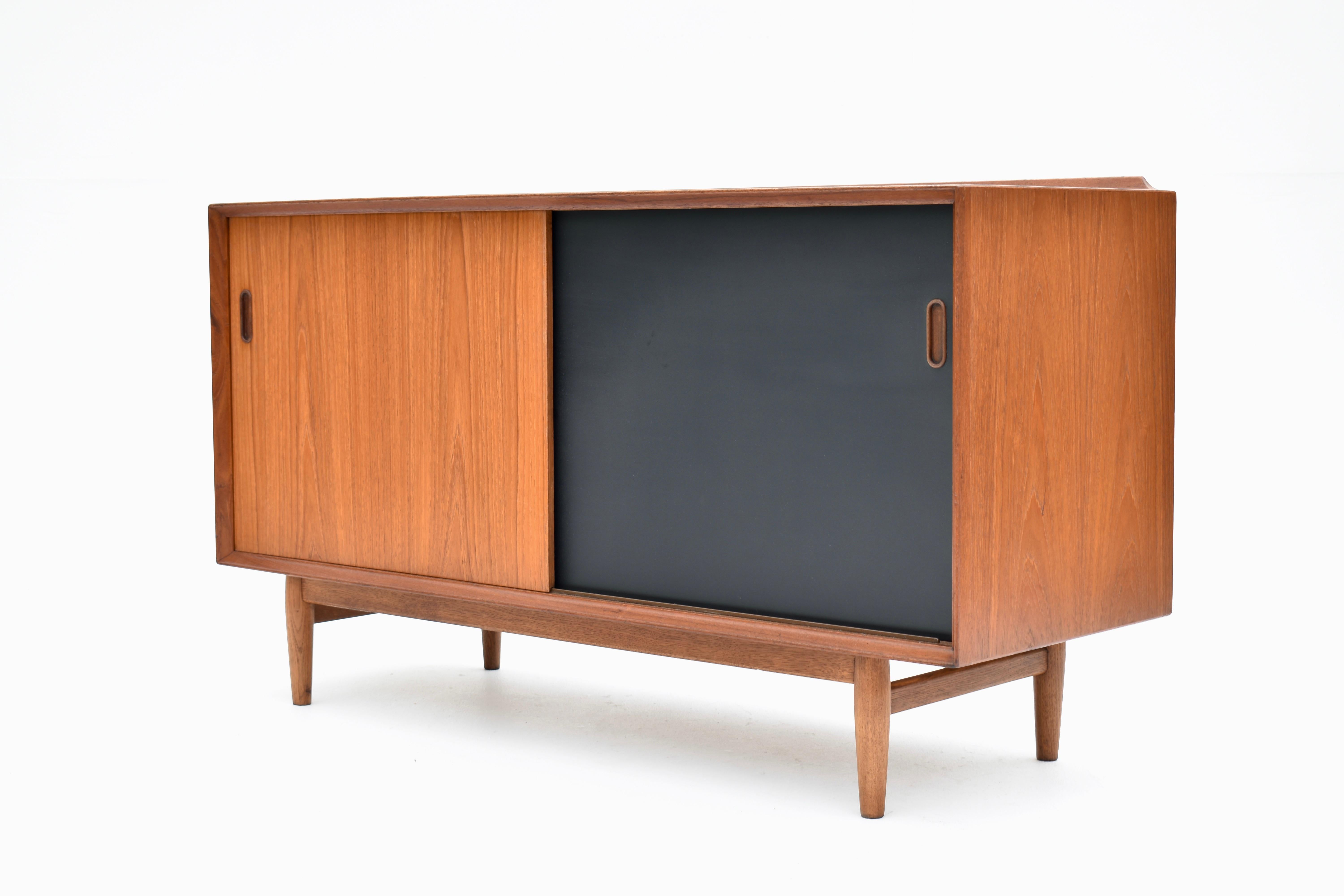 1950s Arne Vodder Model OS11 Teak & Oak Trienalle Sideboard For Sibast, Denmark 7