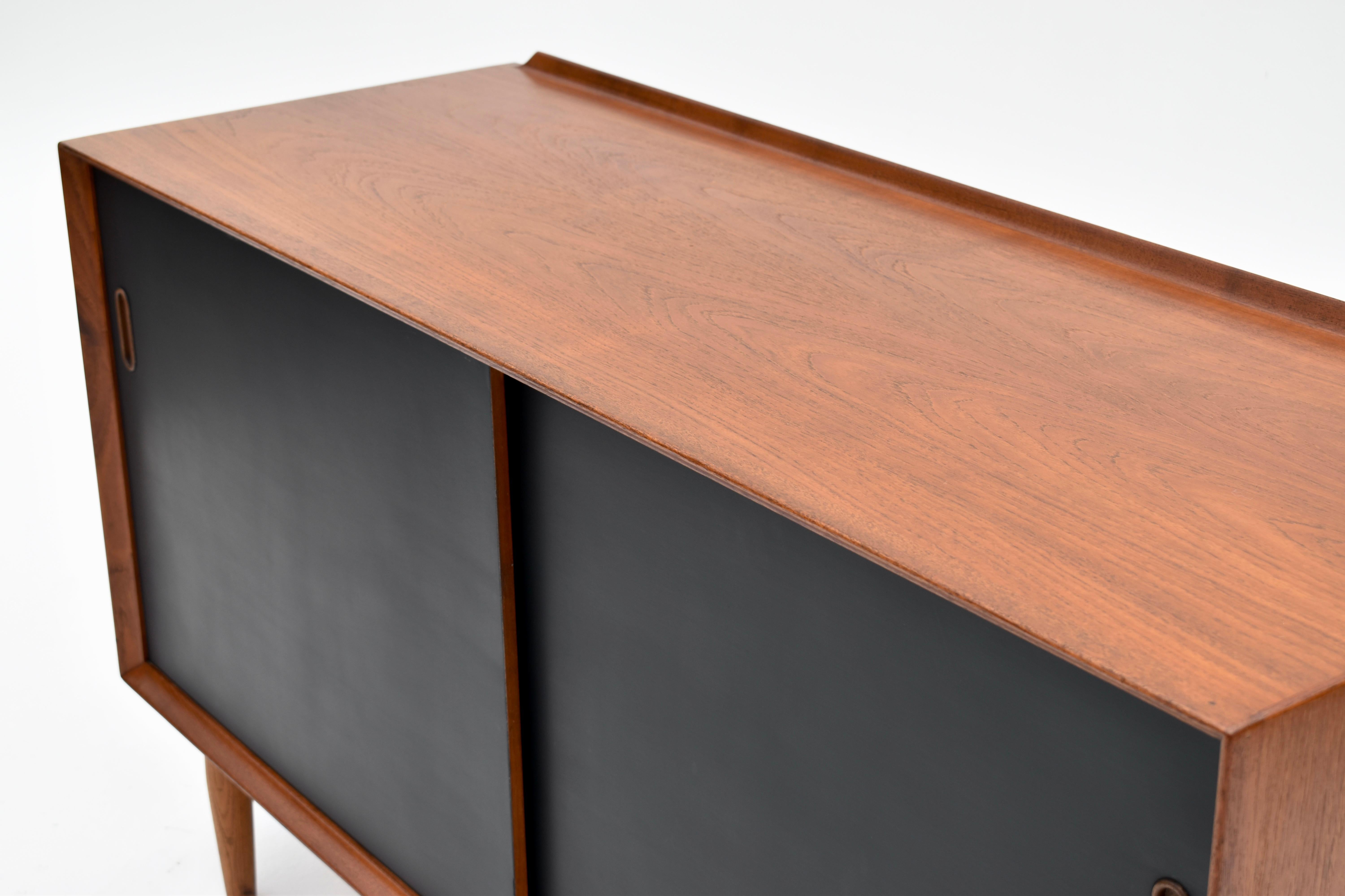 Danish 1950s Arne Vodder Model OS11 Teak & Oak Trienalle Sideboard For Sibast, Denmark