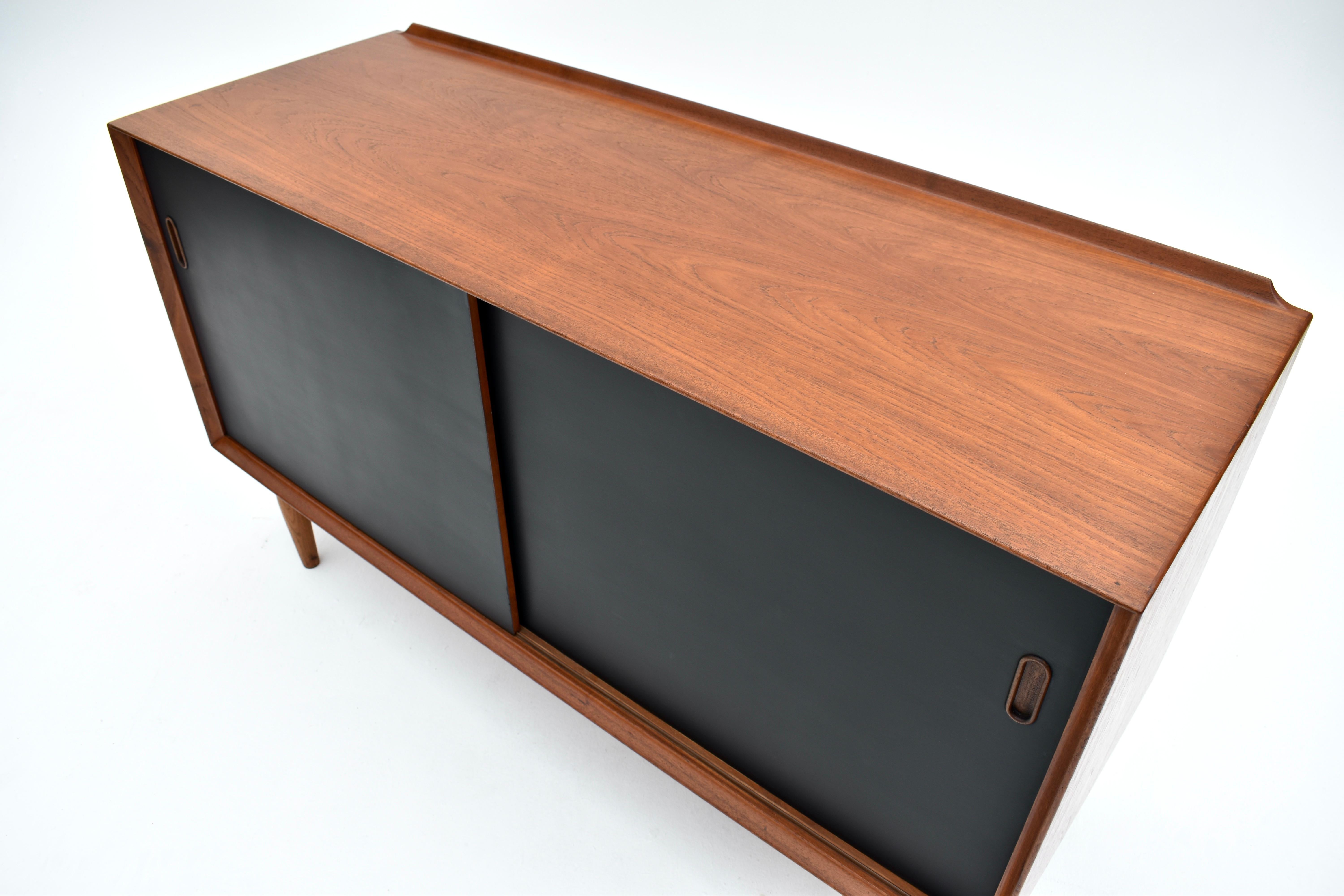 Mid-20th Century 1950s Arne Vodder Model OS11 Teak & Oak Trienalle Sideboard For Sibast, Denmark