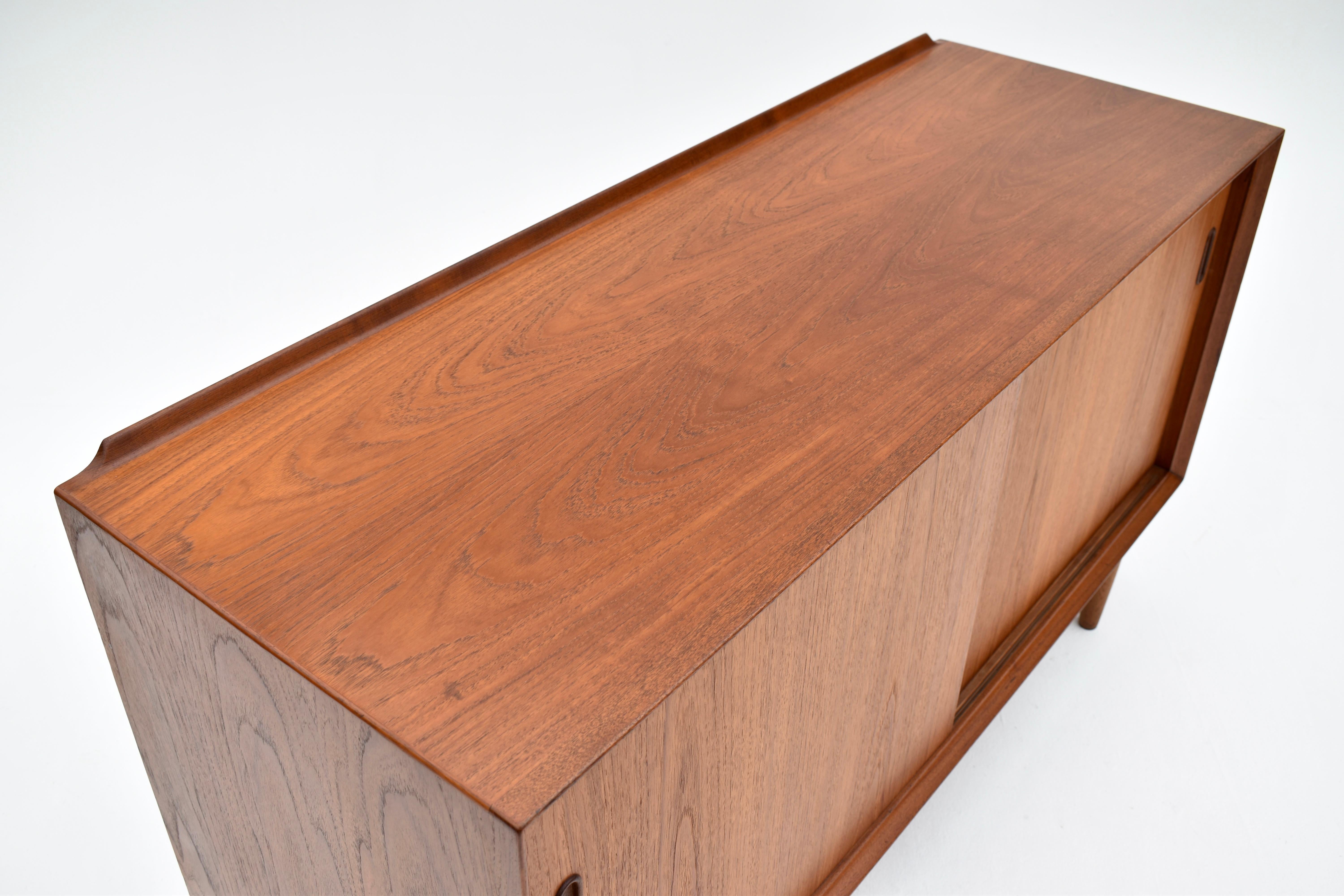 1950s Arne Vodder Model OS11 Teak & Oak Trienalle Sideboard For Sibast, Denmark 3