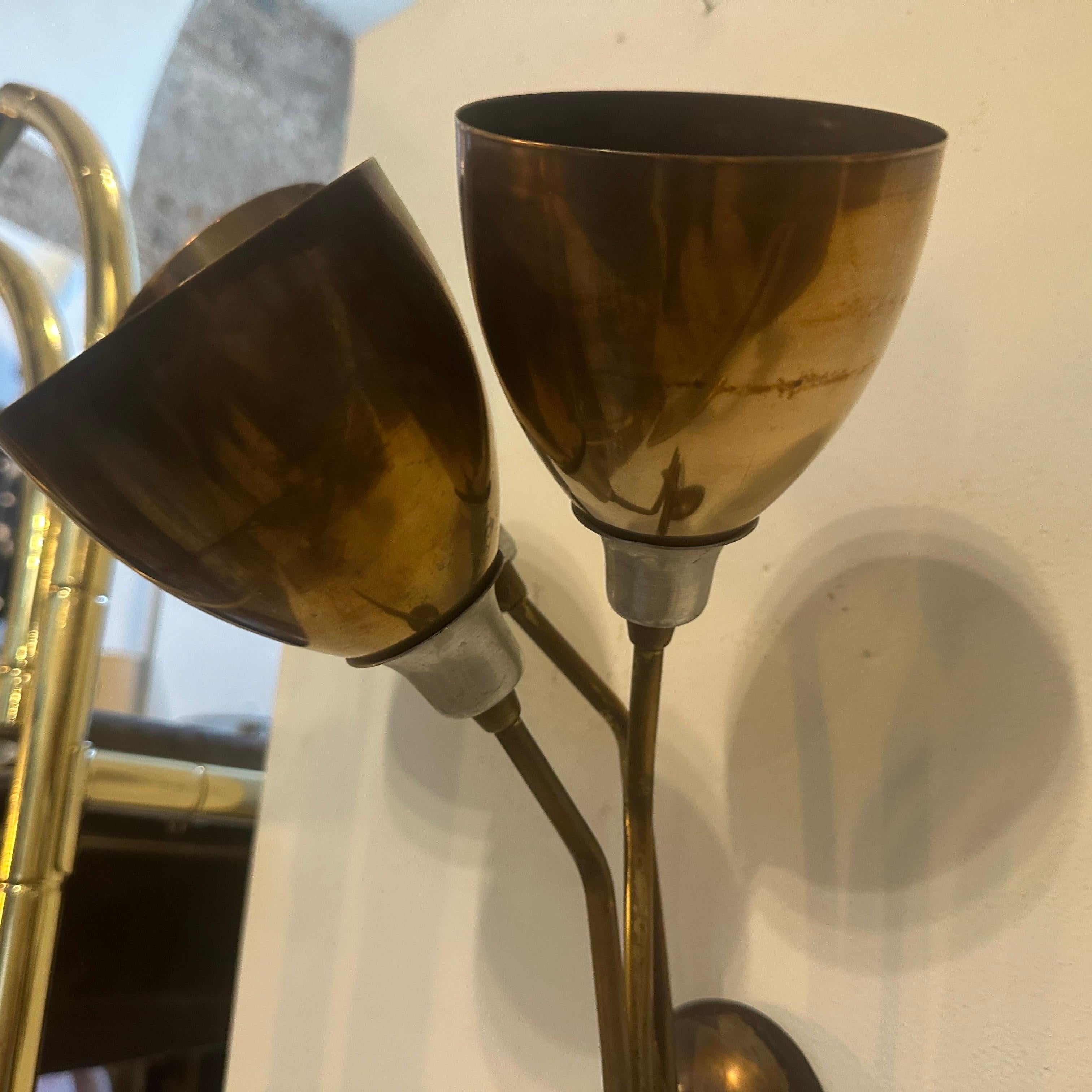 1950s Arredoluce Style Mid-Century Modern Brass and Aluminum Single Wall Sconce In Good Condition For Sale In Aci Castello, IT