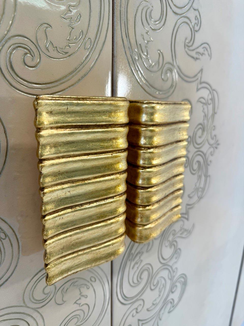 Armoire Art Deco degli anni '50 in lacca nera e pergamena incisa, Att. Paolo Buffa In condizioni buone in vendita a Meda, MB