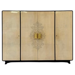 Armadi e guardaroba in foglia d'oro