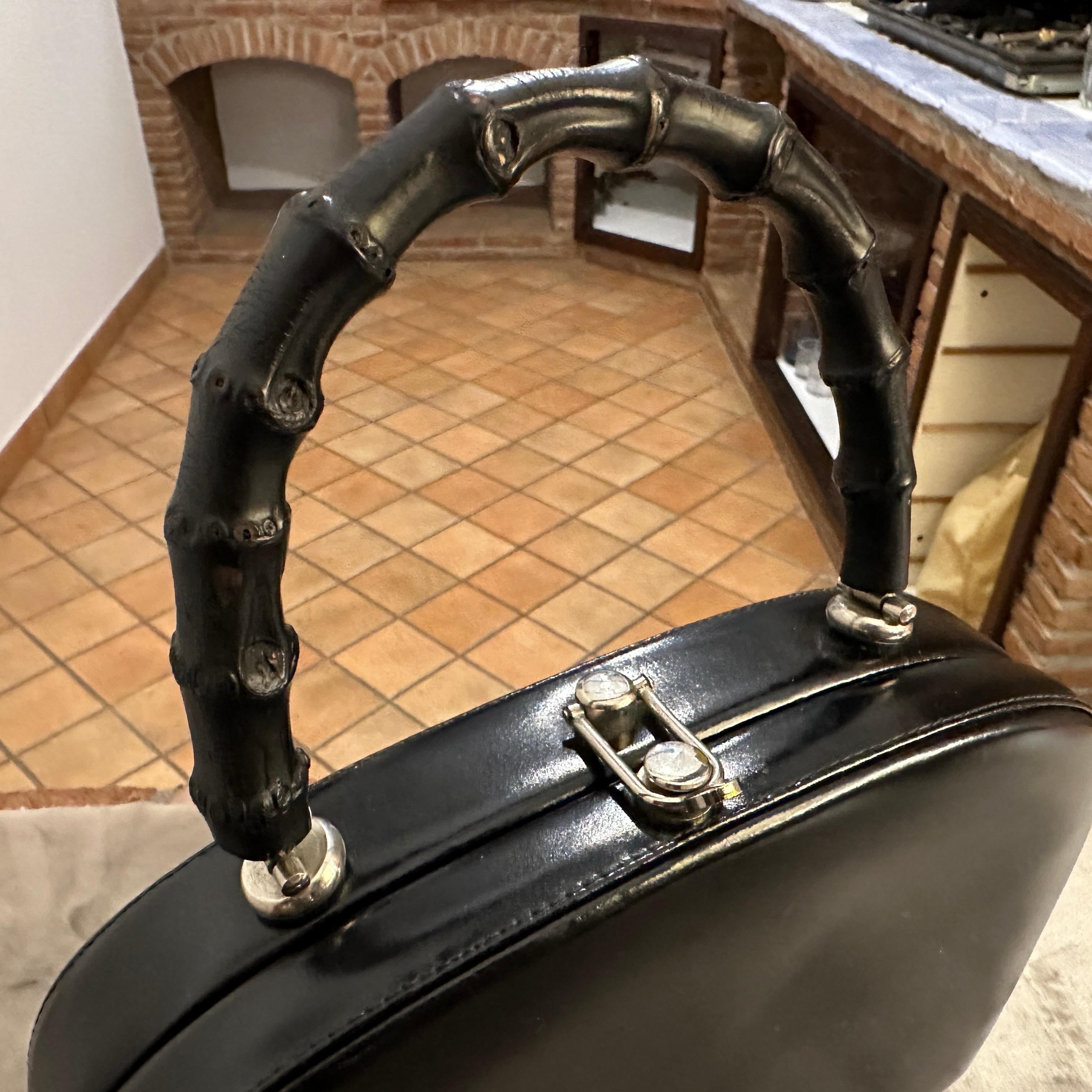 Borsa Art Deco anni '50 in pelle nera e Wood italiana con manico superiore in vendita 1
