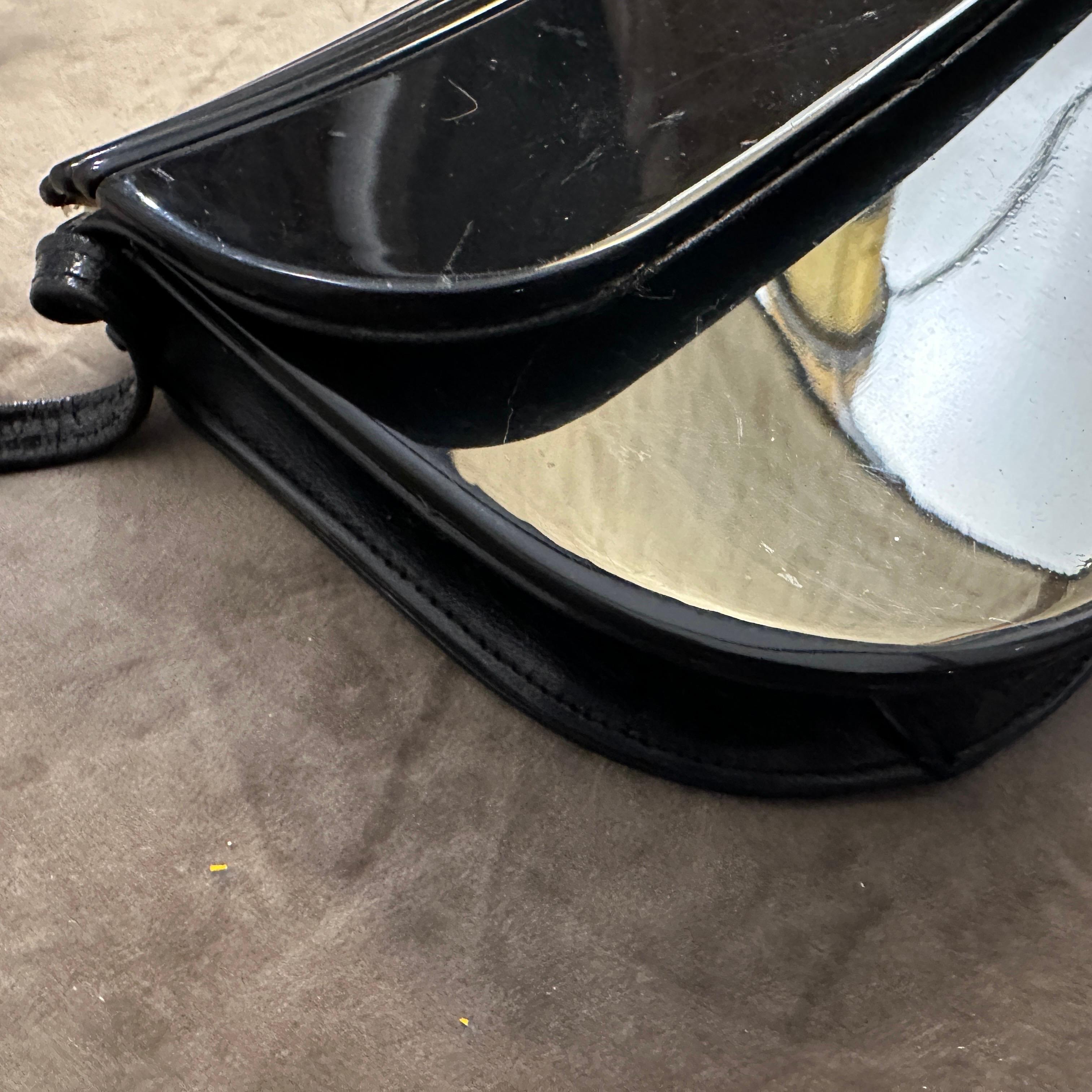 Borsa a tracolla in pelle e bachelite blu Art Deco degli anni '50 in vendita 5