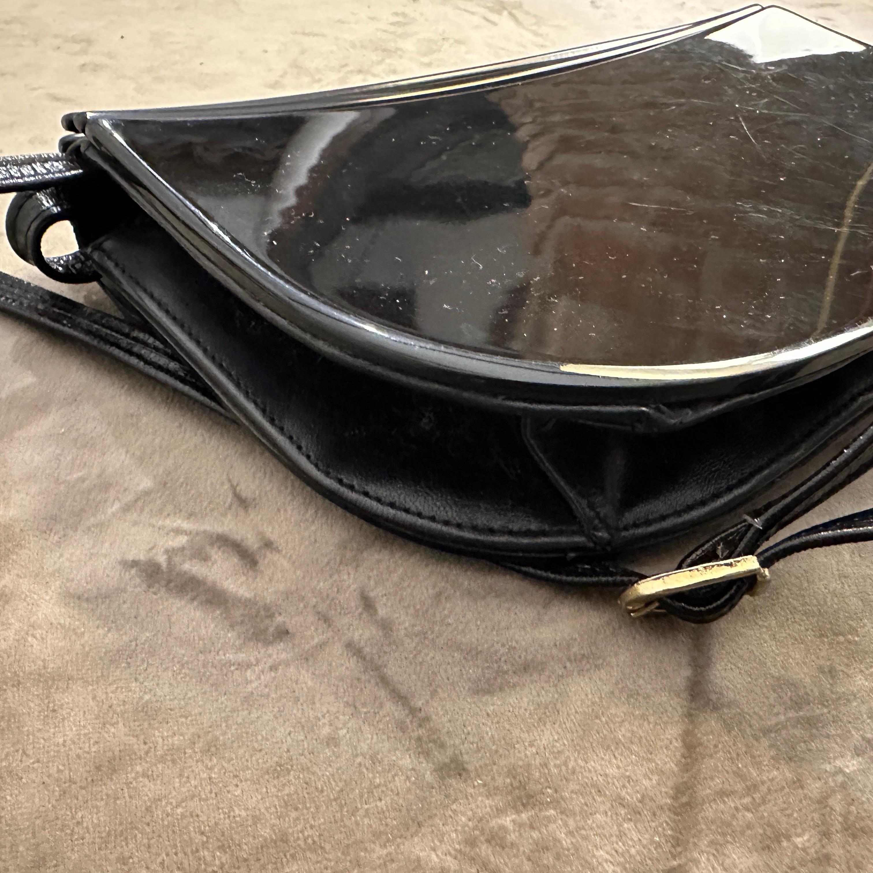 Donna Borsa a tracolla in pelle e bachelite blu Art Deco degli anni '50 in vendita