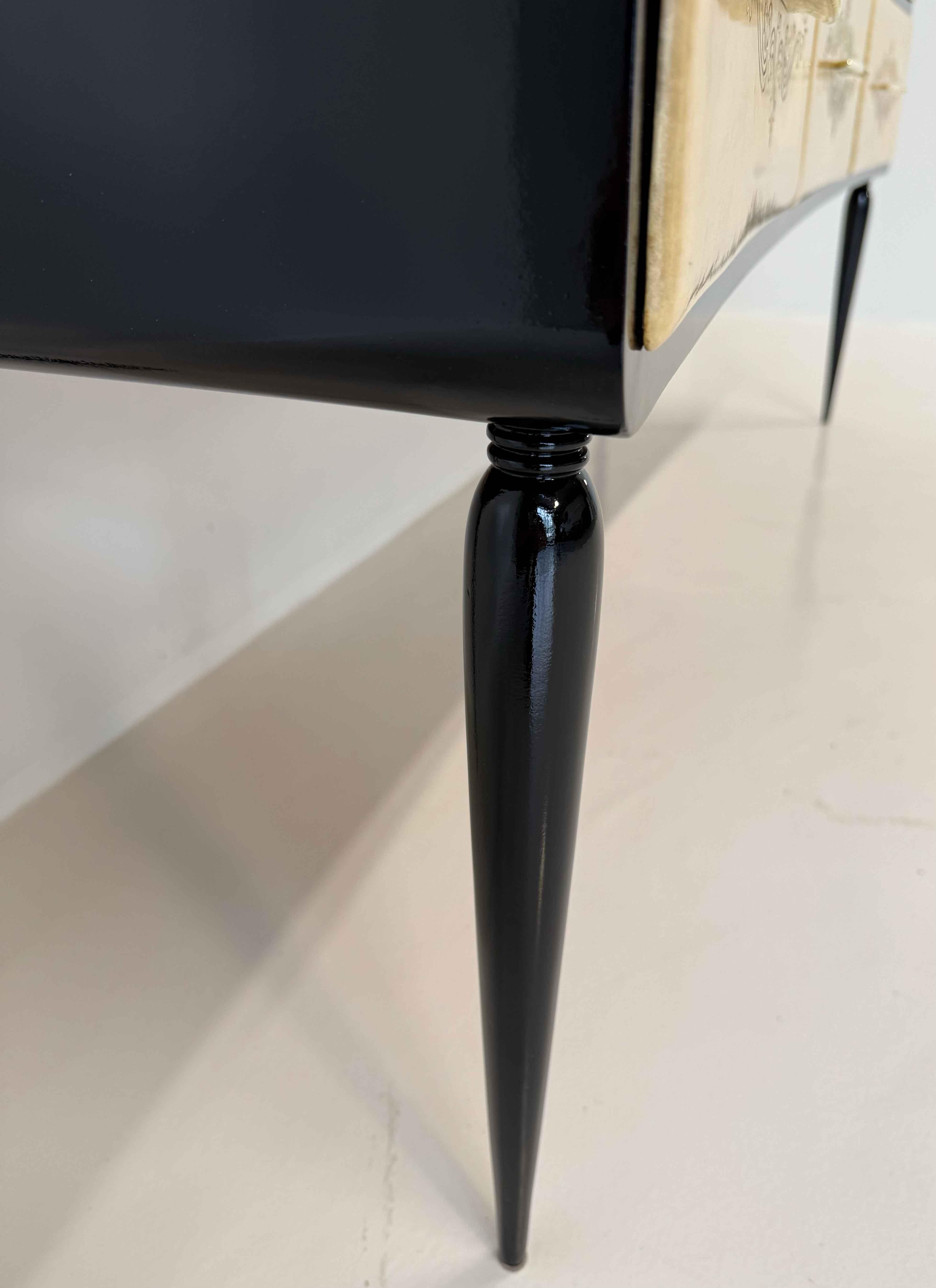 1950s Art Deco Dresser in Black Lacquer and Engraved Parchment, Att. Paolo Buffa en venta 2