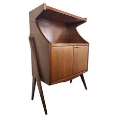 1950er Jahre Art Deco Mitte des Jahrhunderts Italienisch Nussbaum Holz und Messing Dry Bar Kabinett