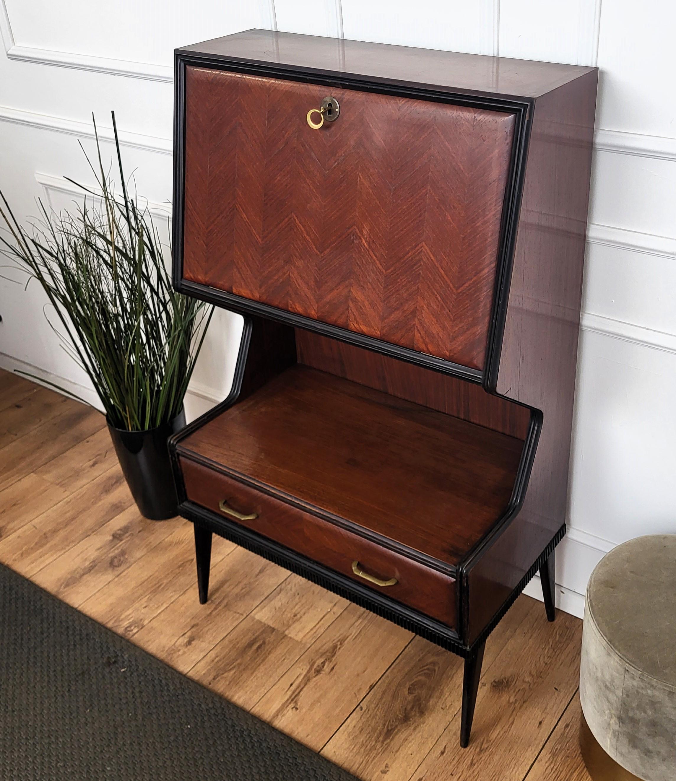 1950s Art Deco Mid-Century Italian Walnut Wood and Brass Tall Dry Bar Cabinet 6