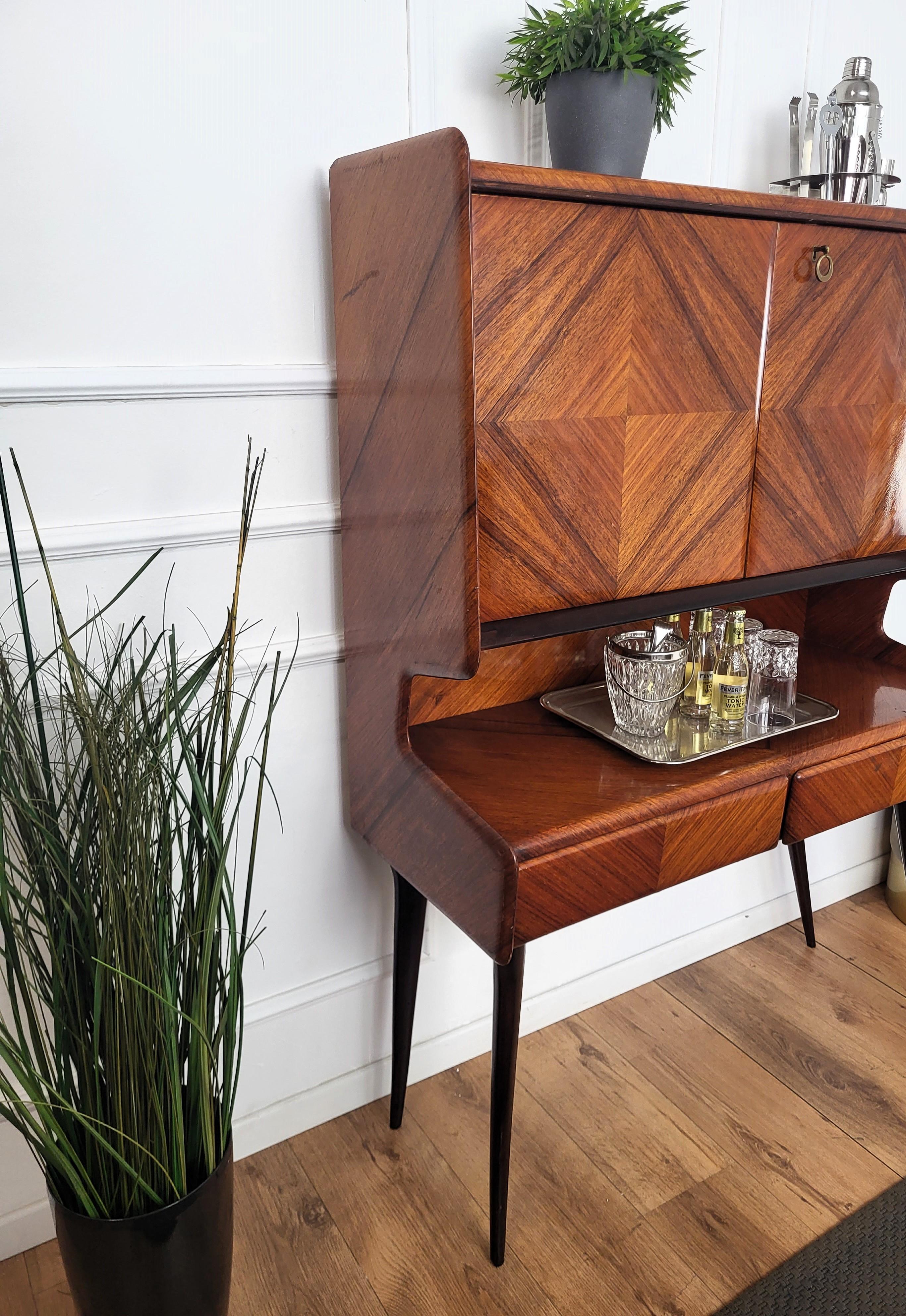 1950s Art Deco Mid-Century Italian Walnut Wood and Brass Tall Dry Bar Cabinet For Sale 1