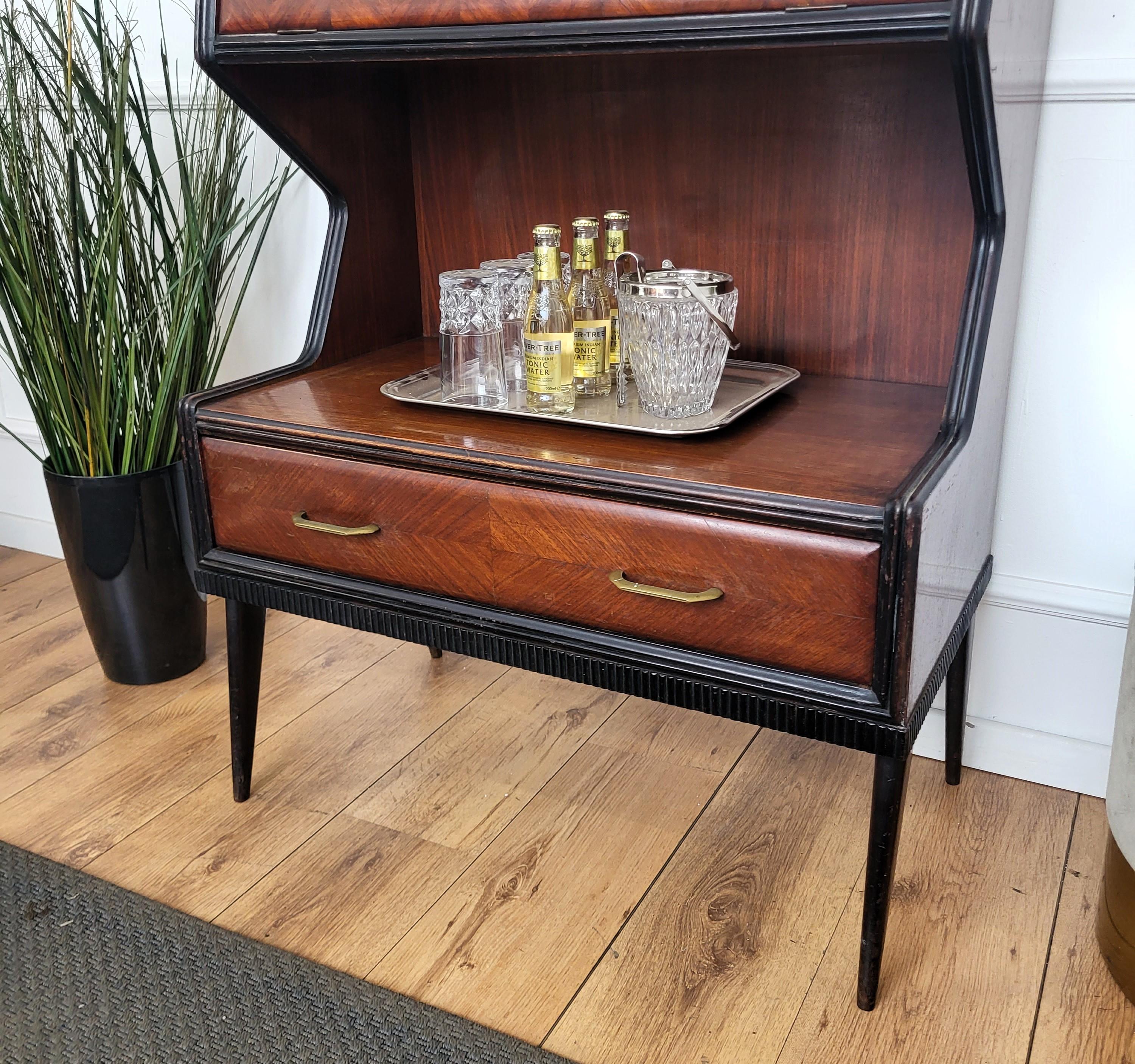 1950s Art Deco Mid-Century Italian Walnut Wood and Brass Tall Dry Bar Cabinet 5