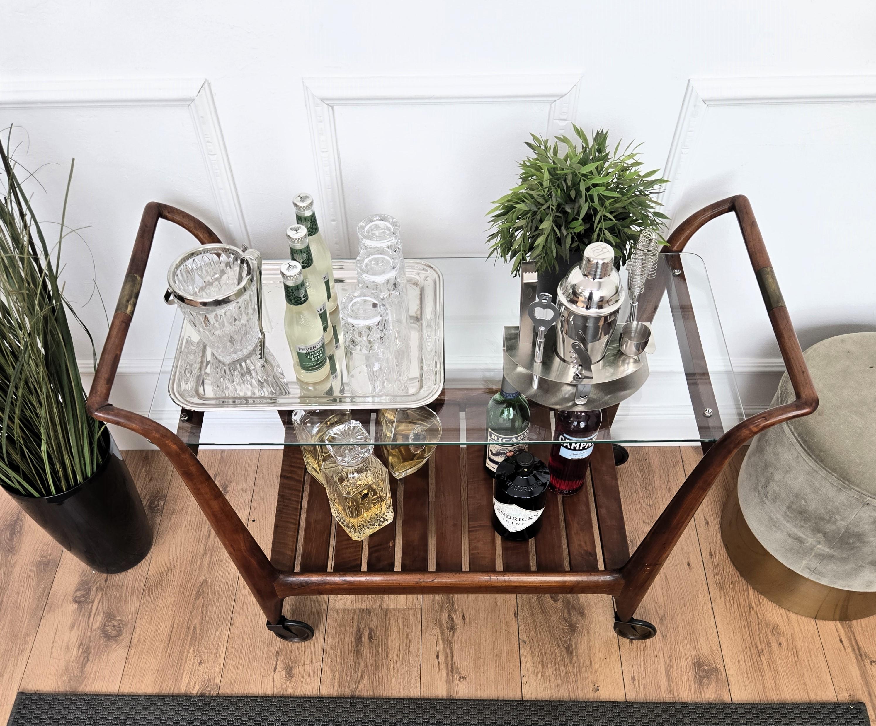italien 1950s Art Deco Mid-Century Italian Wood and Brass Dry Bar Cabinet Liquor Cart en vente