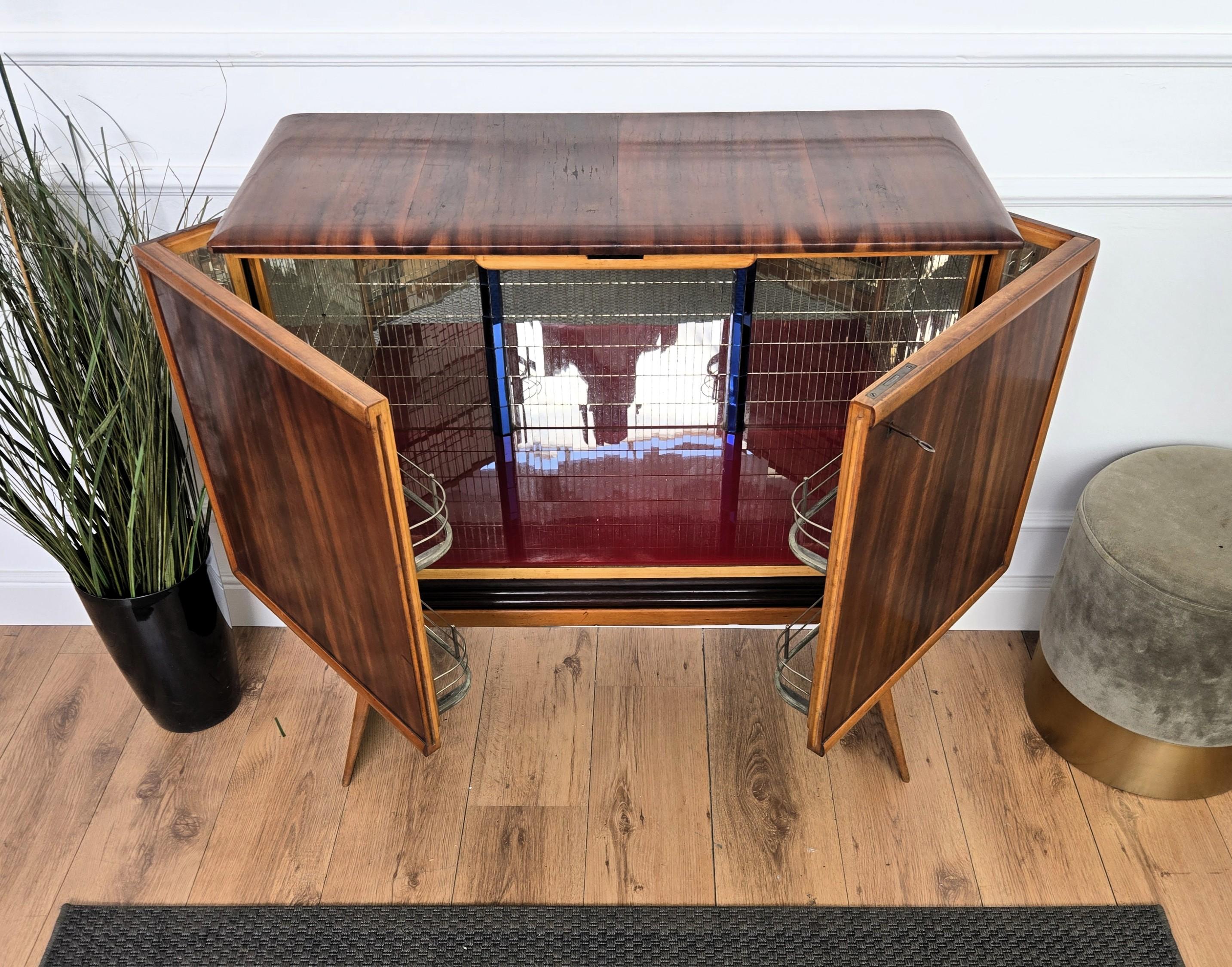 1950 Art Deco Midcentury Italian Walnut Mirror Mosaic Sideboard Bar Cabinet in vendita 4