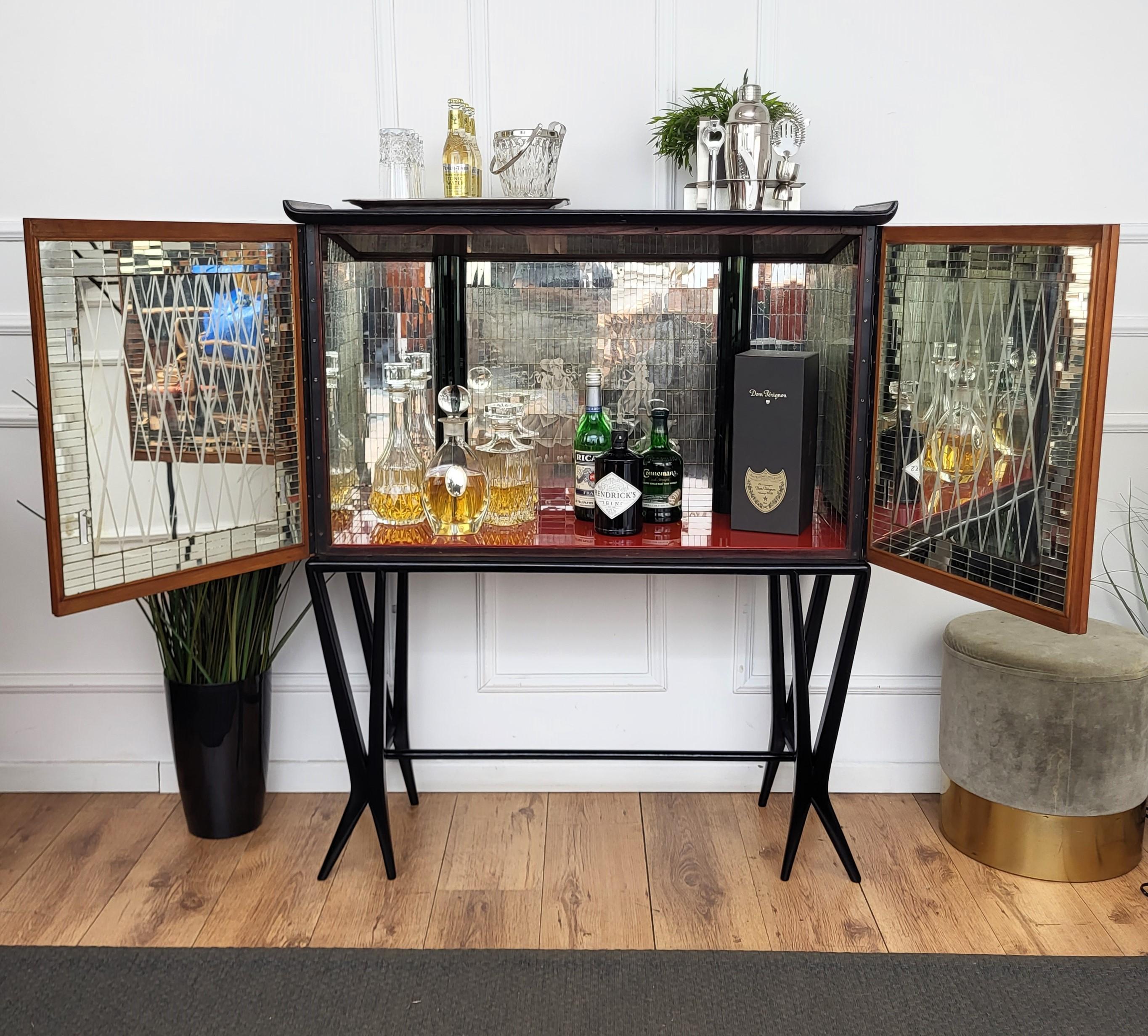 Art Déco 1950 Art Deco Midcentury Italian Walnut Mirror Mosaic Sideboard Bar Cabinet