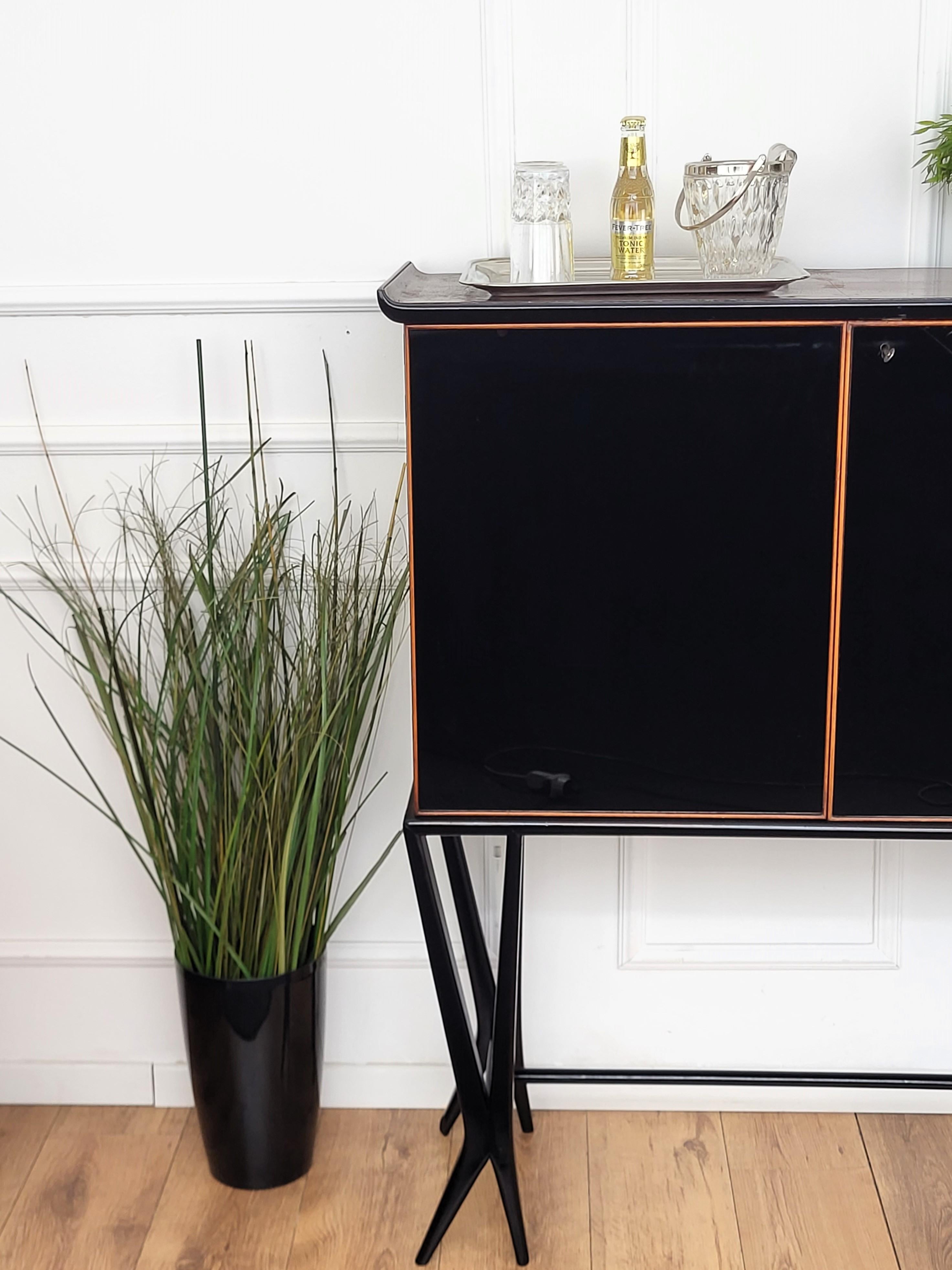 Italiano 1950 Art Deco Midcentury Italian Walnut Mirror Mosaic Sideboard Bar Cabinet
