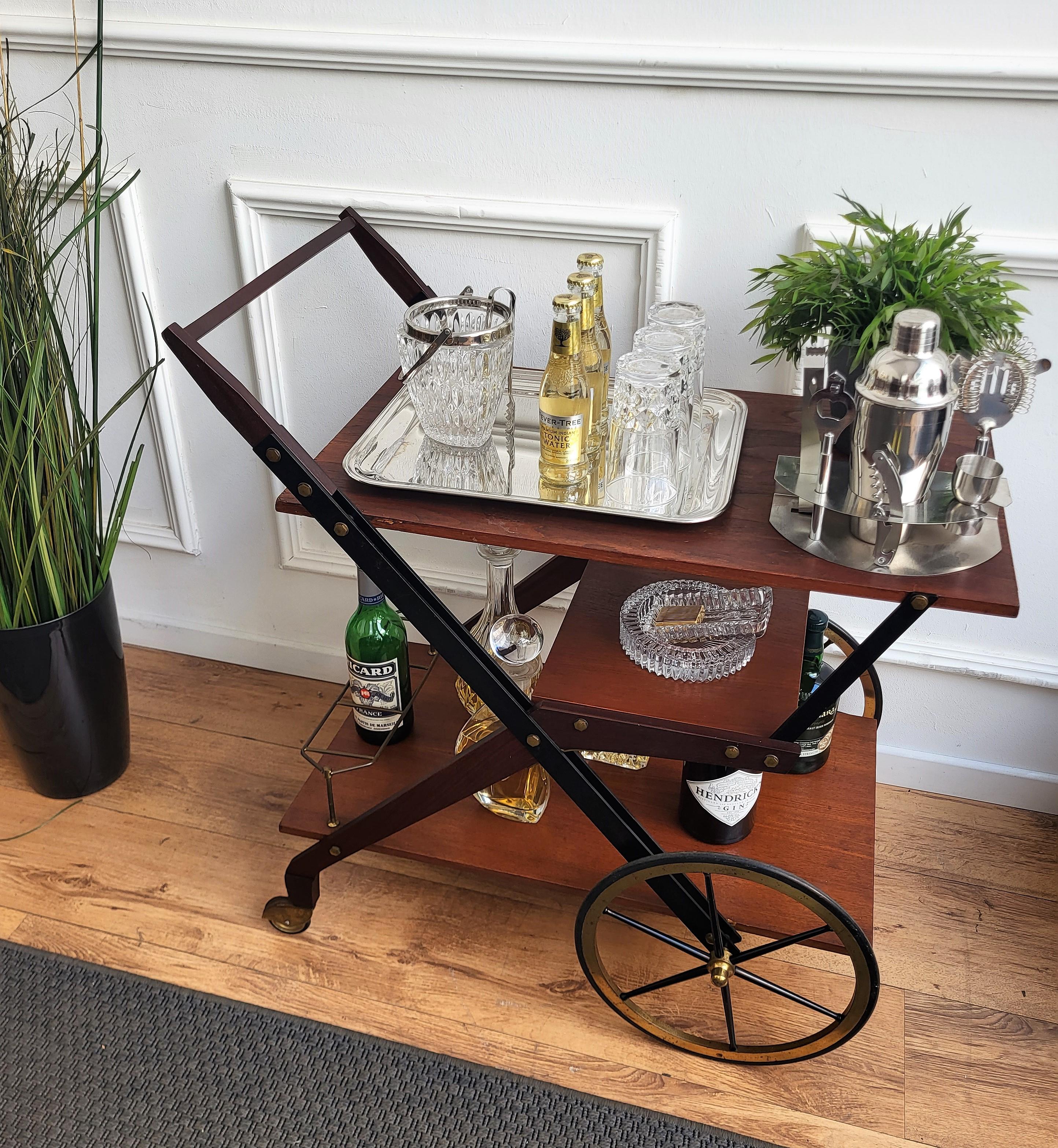 1950s Art Deco Midcentury Italian Wood and Brass Dry Bar Cabinet Liquor Cart Art Decó en venta
