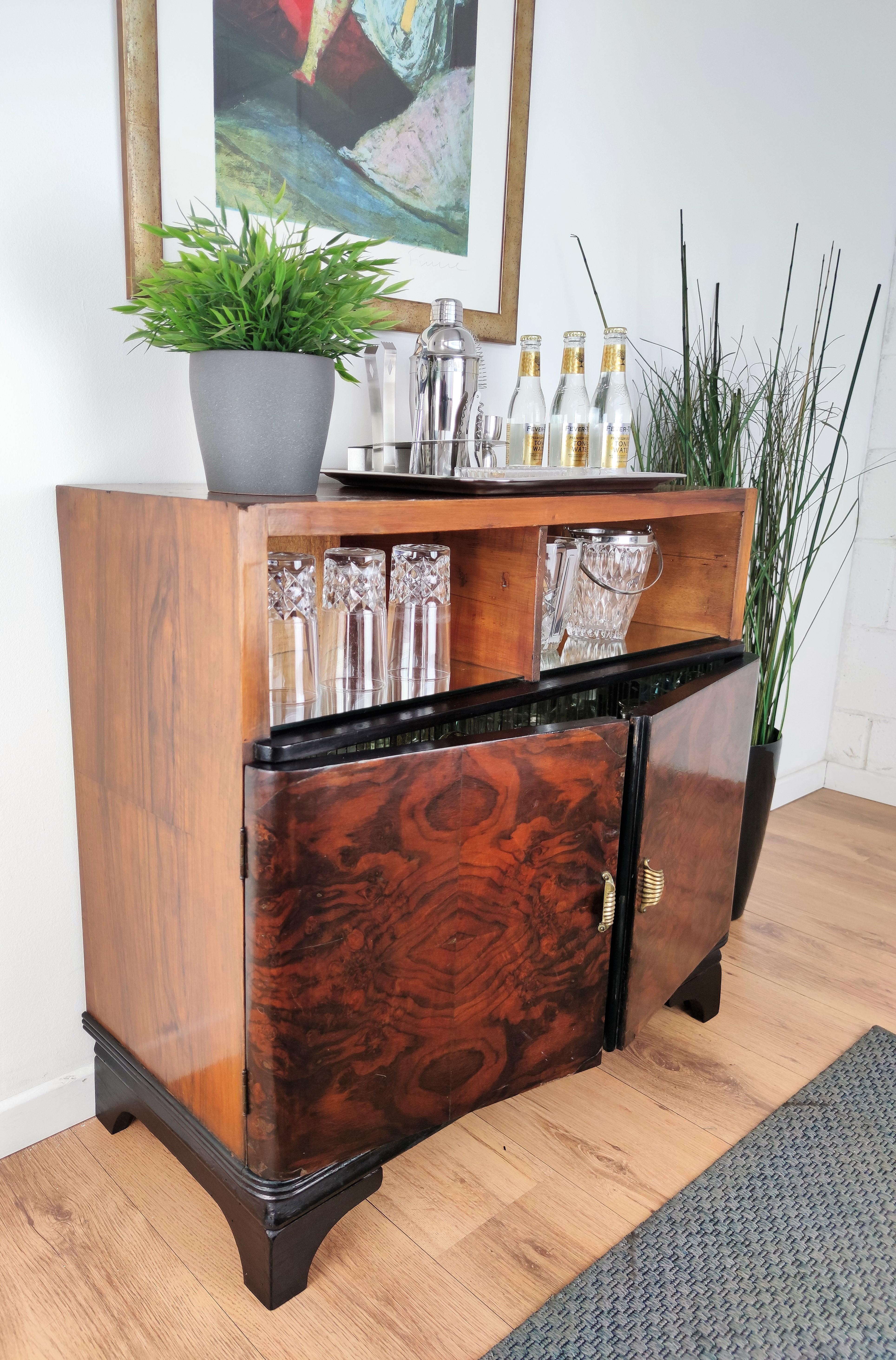 Mid-Century Modern 1950s Art Deco Midcentury Regency Italian Walnut, Burl & Mirror Dry Bar Cabinet