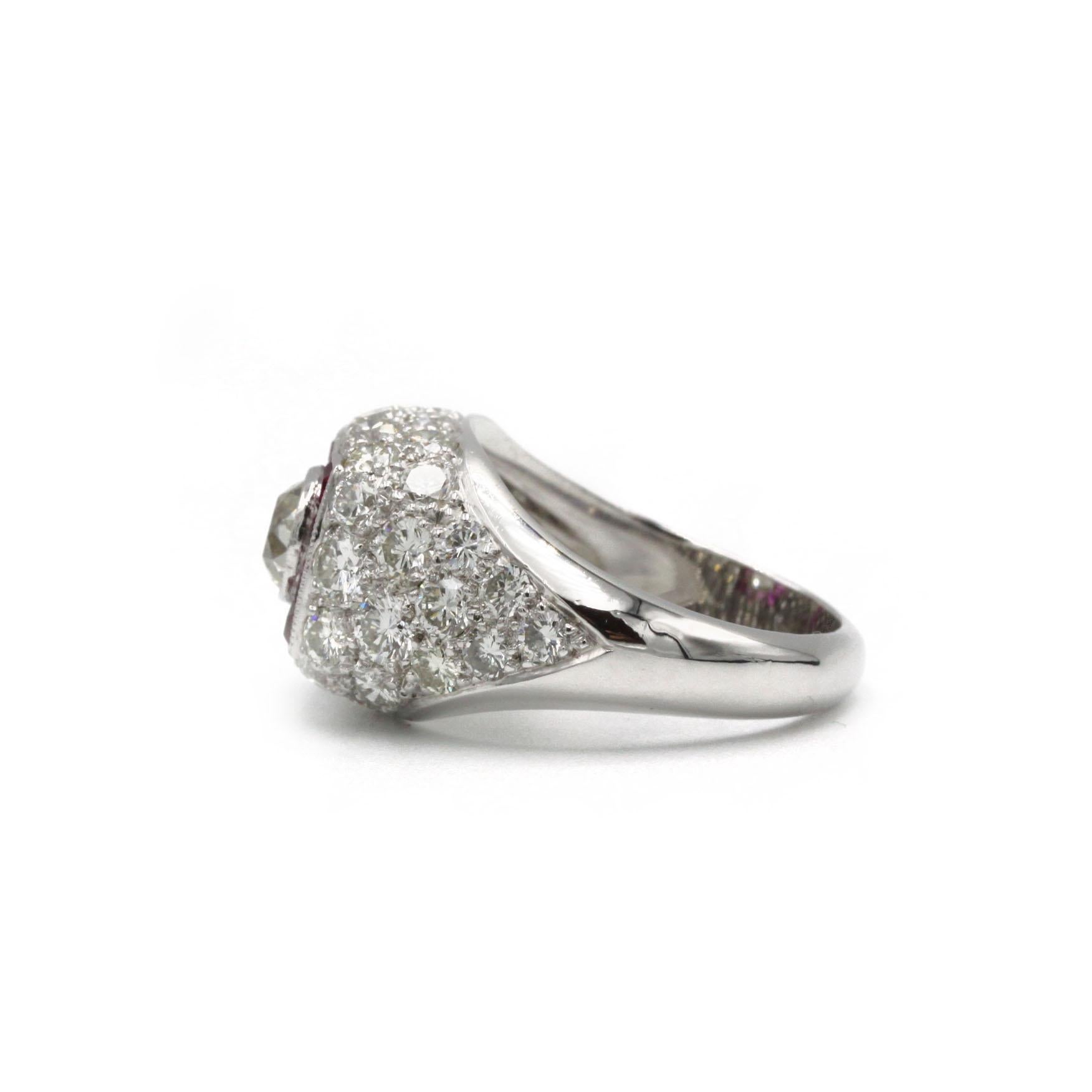 Bague Art déco des années 1950 en platine avec diamant et rubis - taille ancienne ~0,60 ct Bon état - En vente à MONTMORENCY, FR