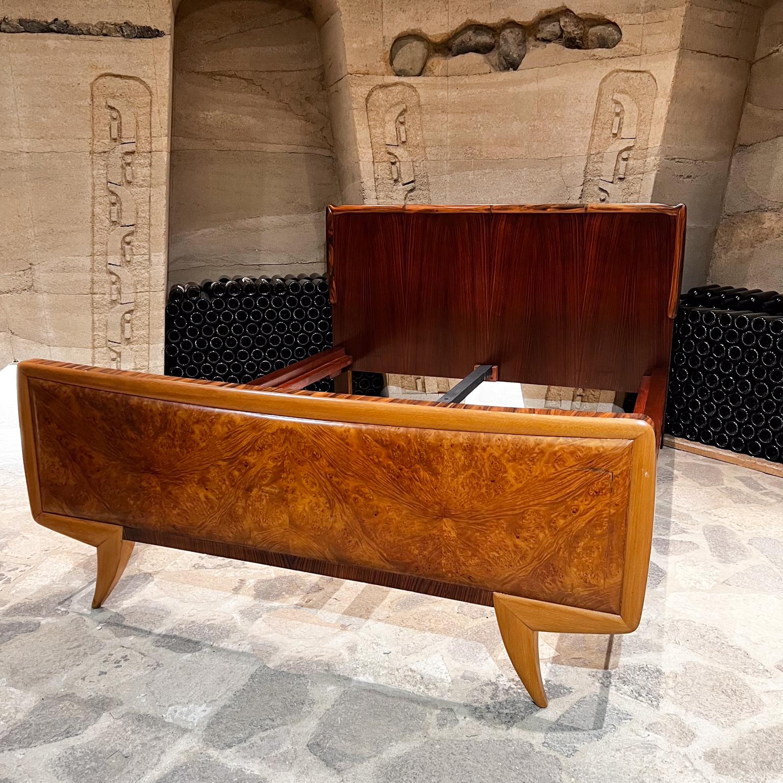 1950s Italian Queen Bed Two-Tone Exotic Wood Style Osvaldo Borsani Italy Bon état - En vente à Chula Vista, CA