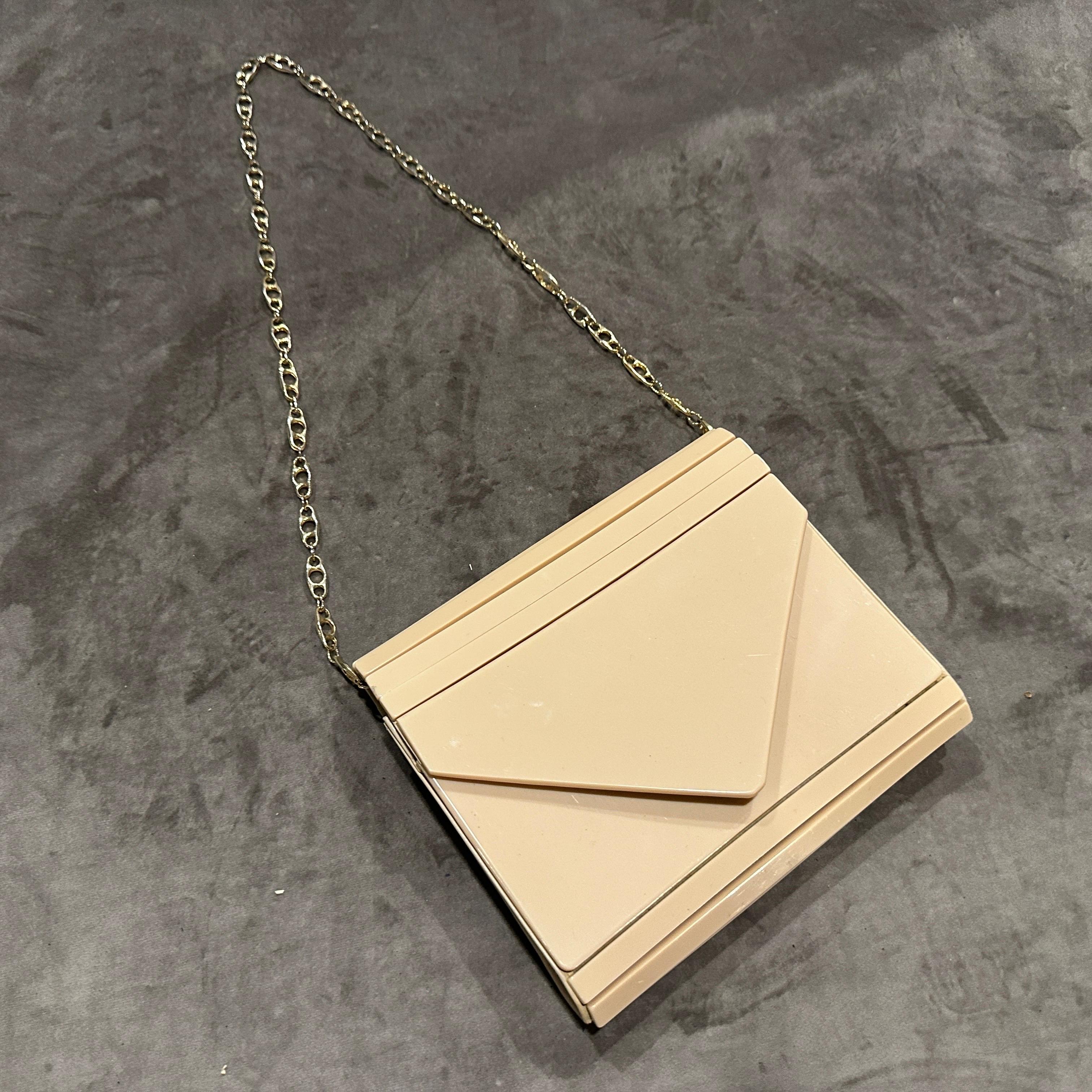 Beige Sac de soirée en bakélite et cuir de couleur crème, style Art déco des années 1950 en vente