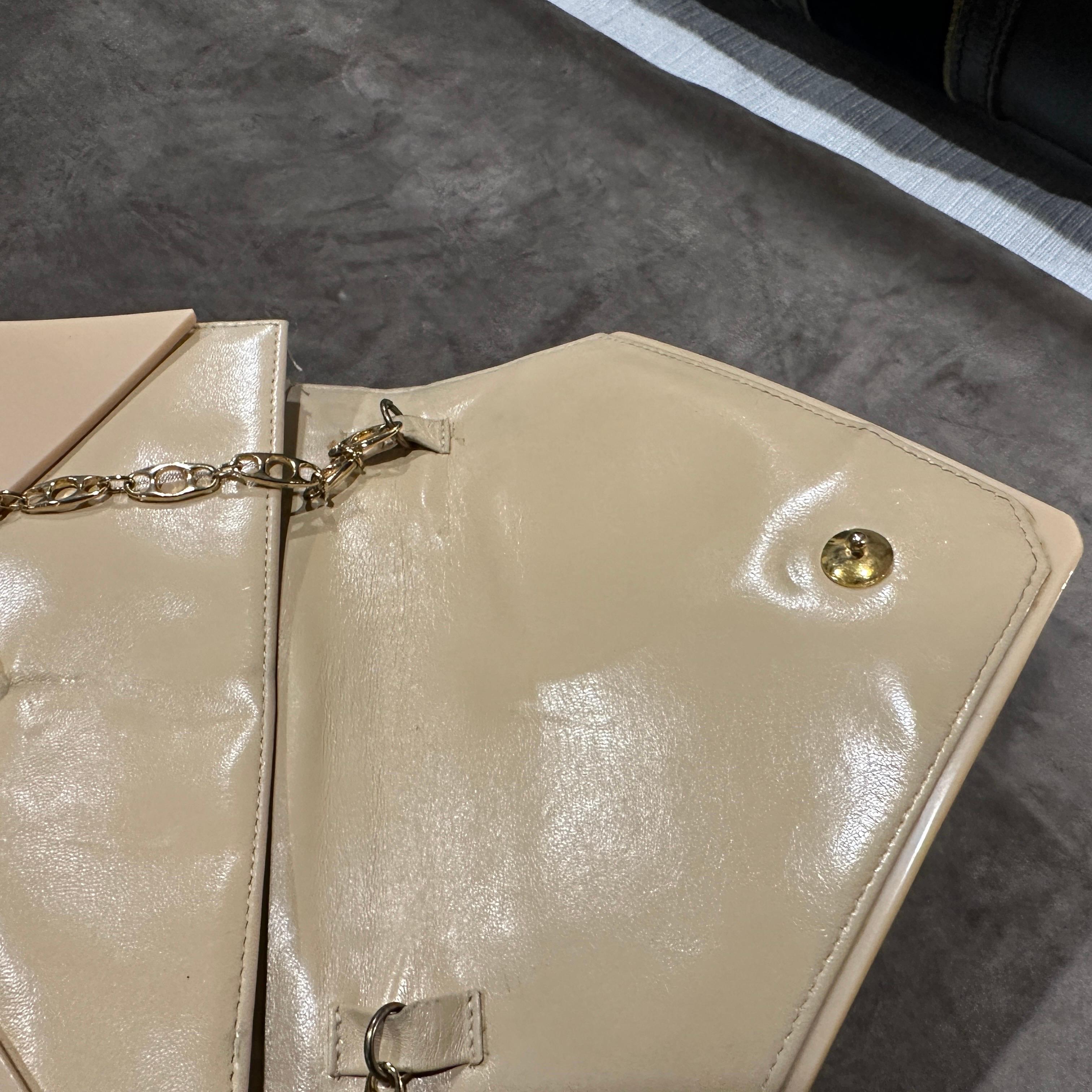 Sac de soirée en bakélite et cuir de couleur crème, style Art déco des années 1950 Pour femmes en vente