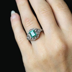 1950s Art Deco Style Emerald Diamonds 18 Karat White Gold Ring