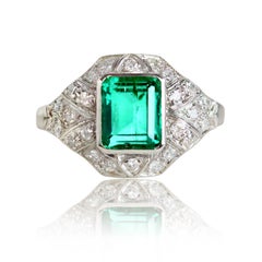 1950er Jahre Art Deco Stil Smaragd-Diamanten-Ring aus 18 Karat Weigold