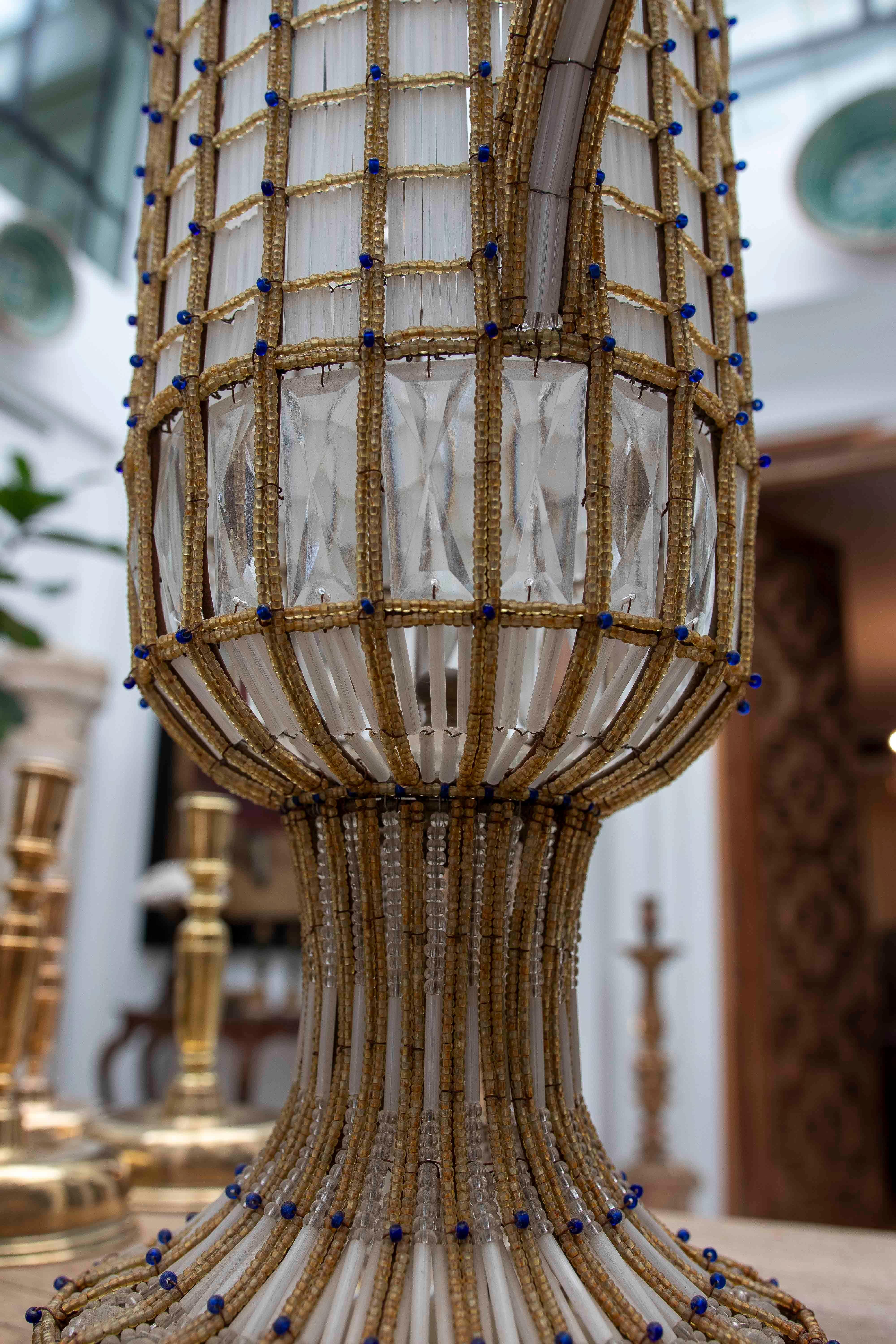 Paire de lampes en forme d'urne en verre taillé et structure métallique de style Metal Art Deco des années 1950. en vente 9