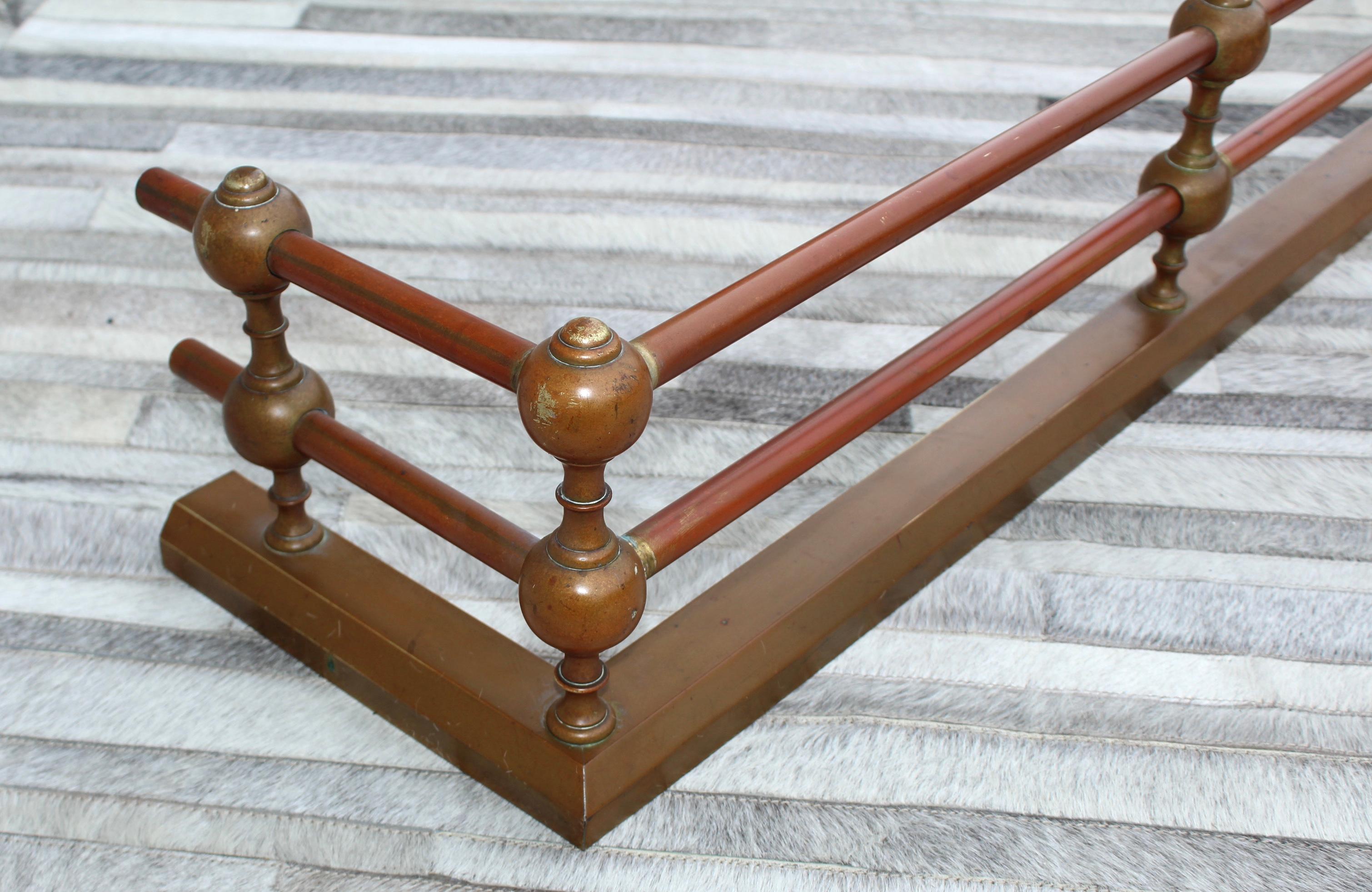 1950's Art Deco Style Solid Brass Fireplace Fender 4
