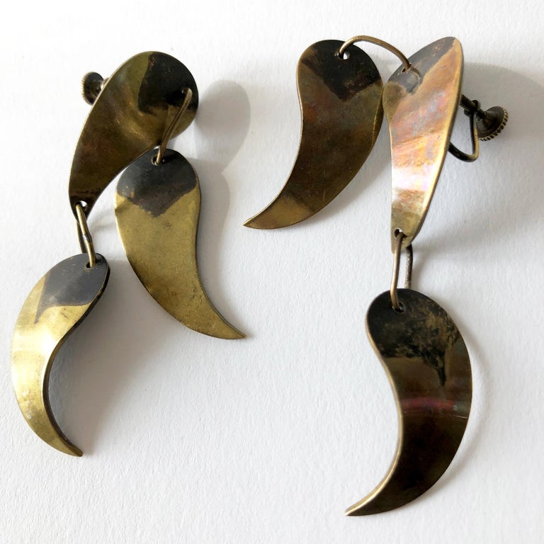 1950s dangling kinetic leaf earrings created by Art Smith of New York City, New York.  Earrings measure 3