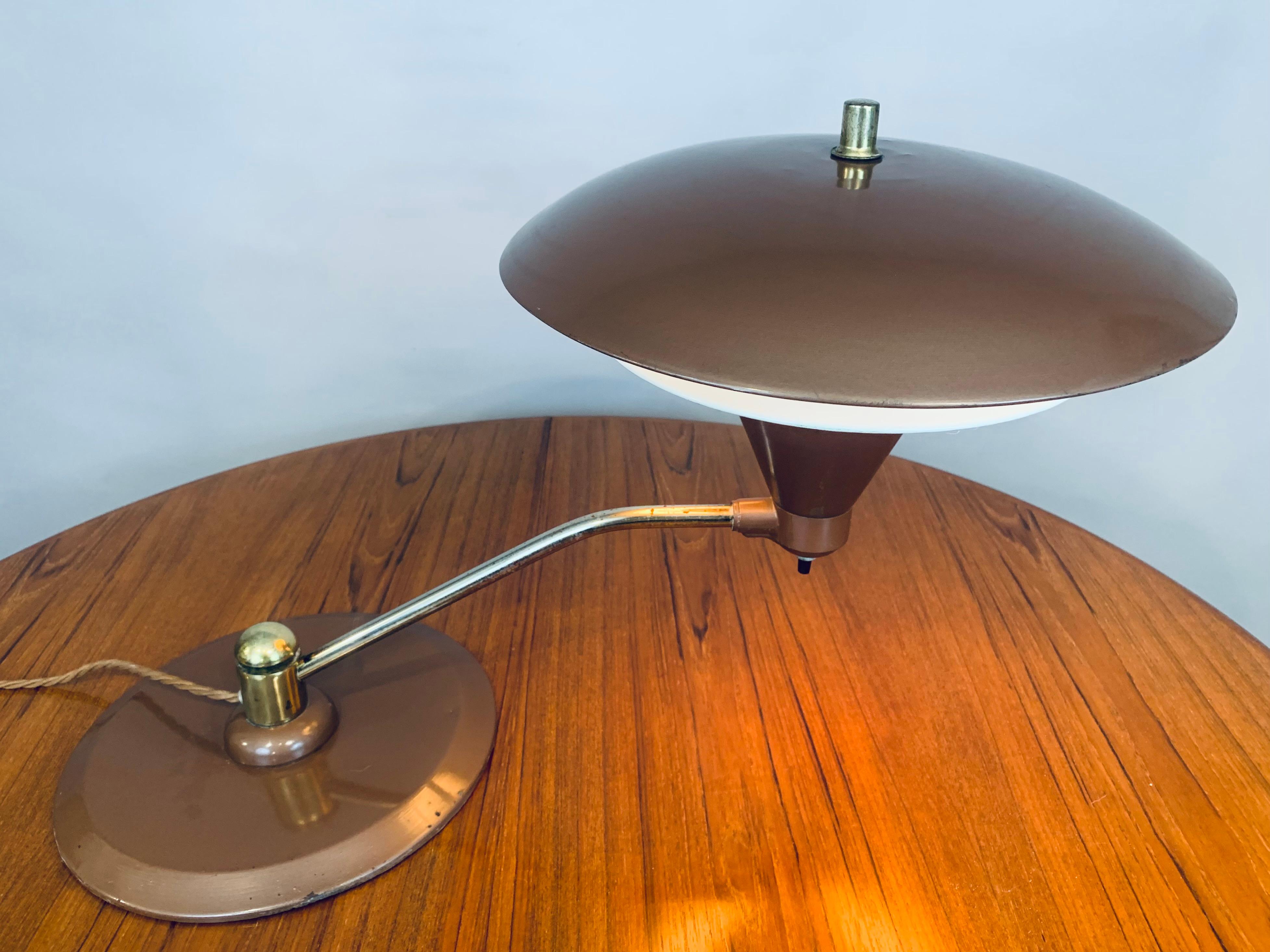 Enameled 1950s Art Speciality Co Flying Saucer Desk Lamp