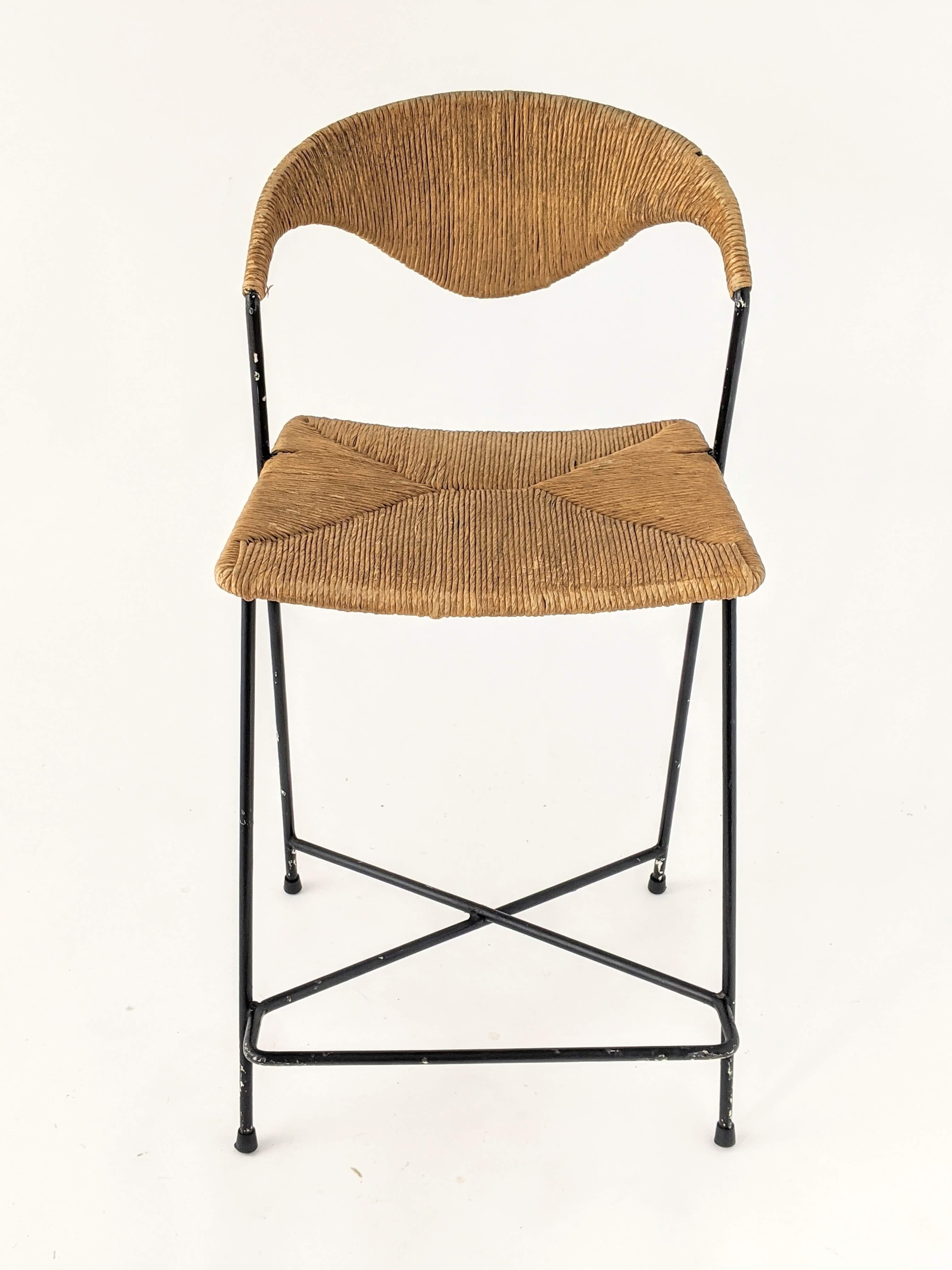 American 1950s Arthur Umanoff Wicker & Steel Rod High Chair, USA For Sale