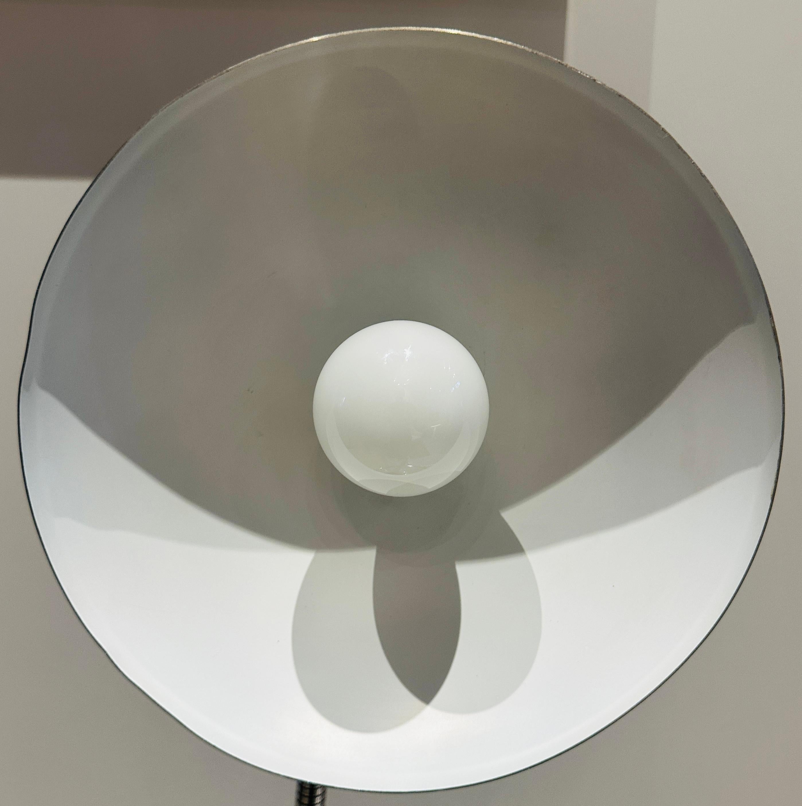 Lampe de bureau industrielle en métal marron des années 1950, style Bauhaus 