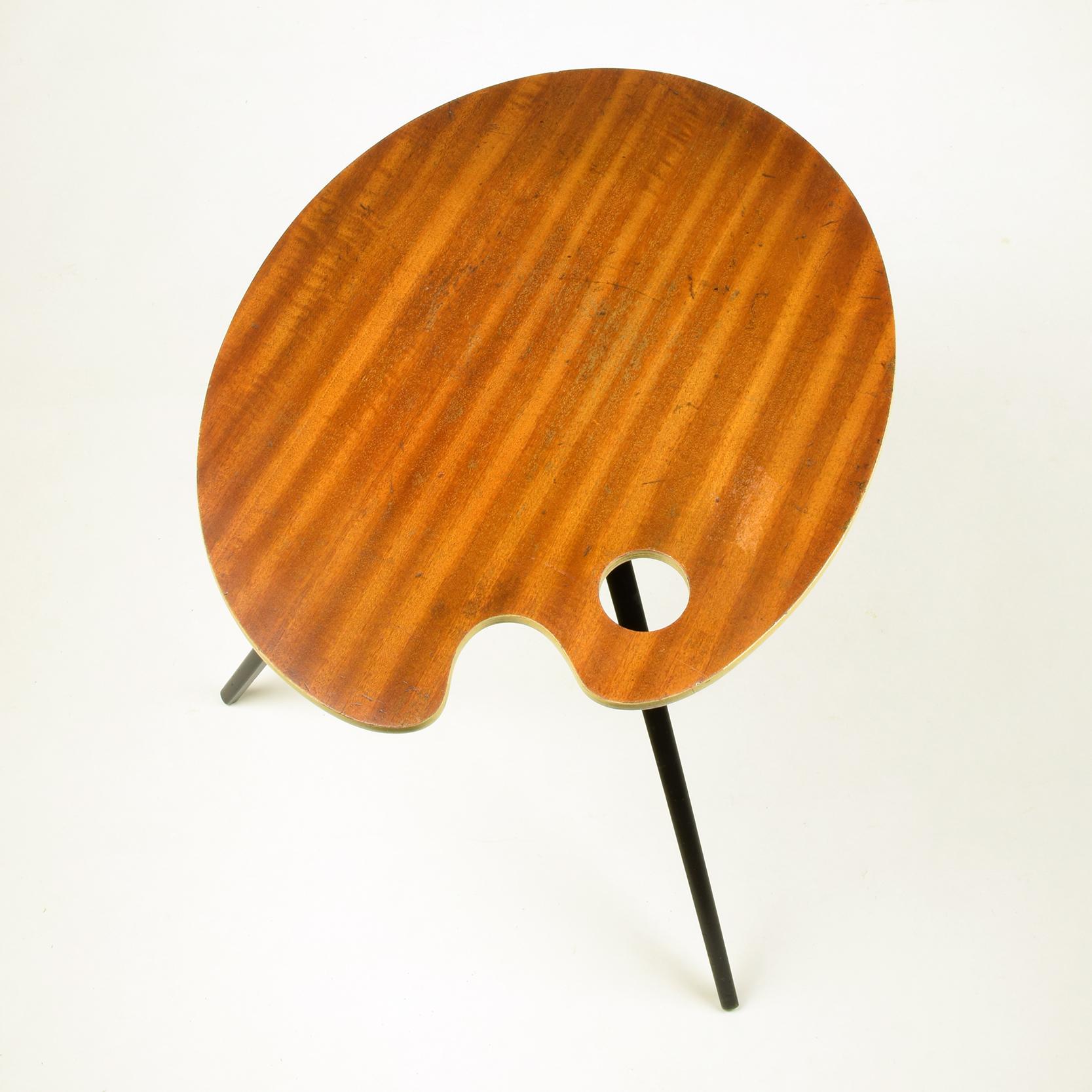 Mid-Century Modern Table d'appoint en palette d'artistes des années 1950 dans le style de Lucien de Roeck en vente