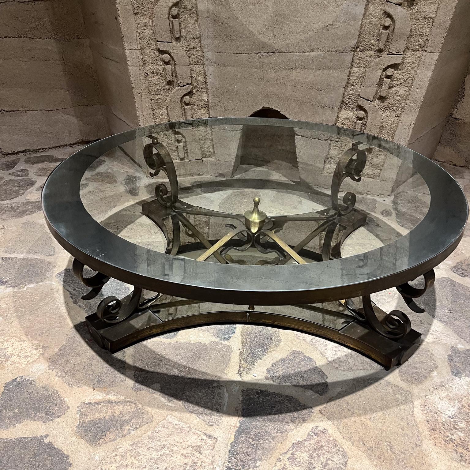 Mexicain 1950 Arturo Pani Table Cocktail Tables en verre bronze massif Mexico City en vente