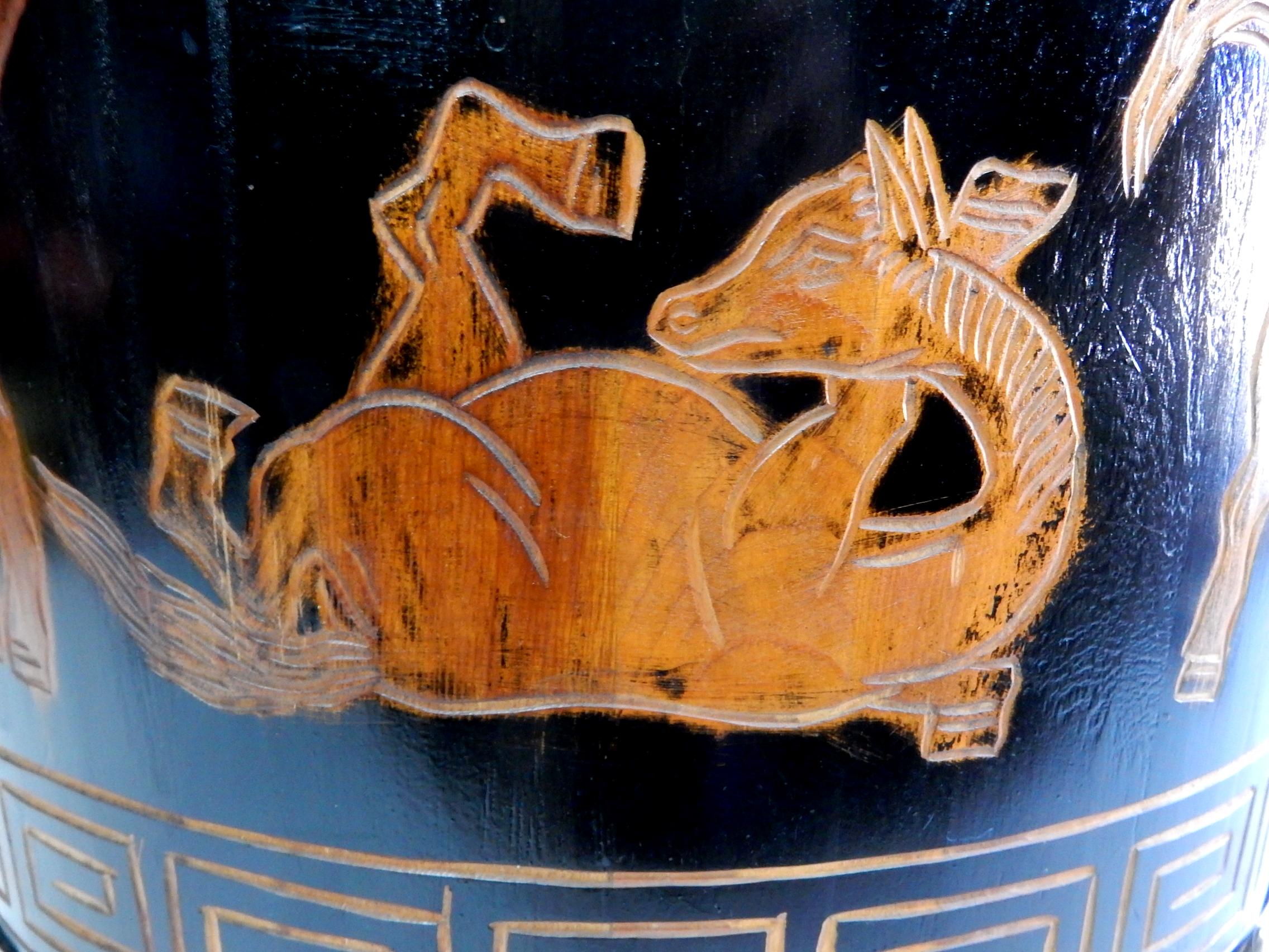 20ième siècle Table / Tambour asiatique peint en forme de cheval Tang des années 1950 en vente