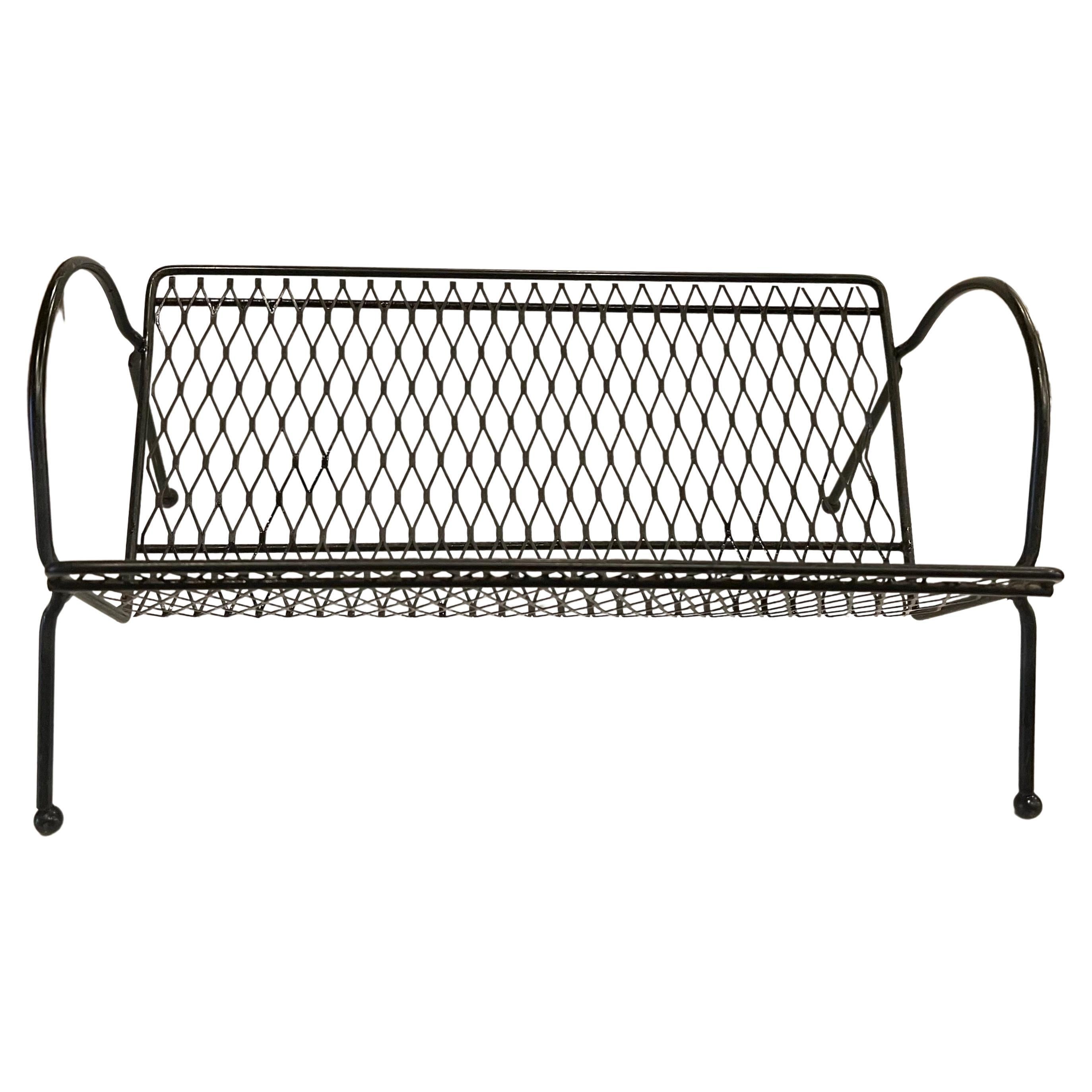 Cool and versatile metal bookstand or bookholder desk tabletop use, circa 1950s, Classic American metal mesh great condition original enameled finish.