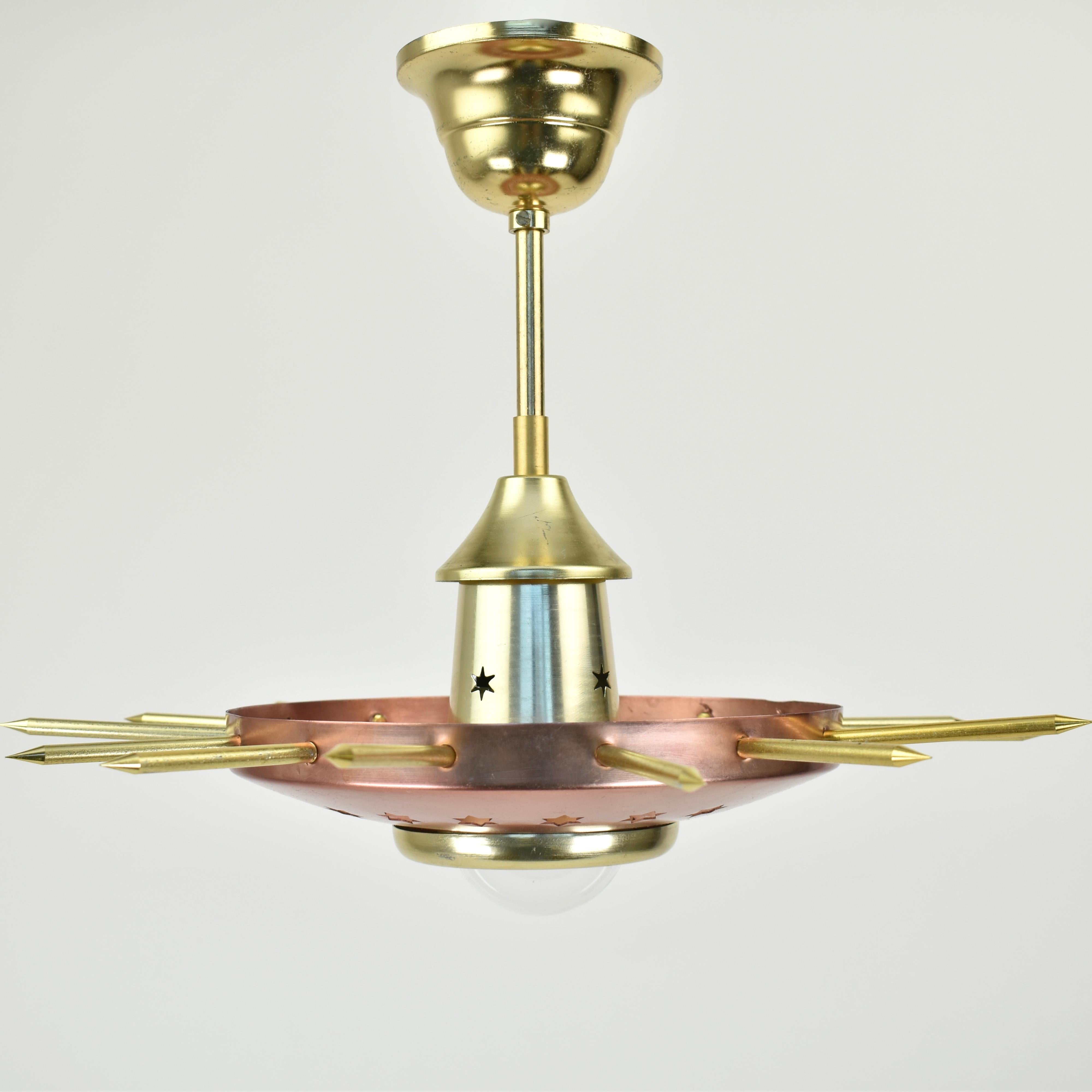 1950s Atomic Age Sunburst Pendant Light In Good Condition For Sale In AMSTERDAM, NL