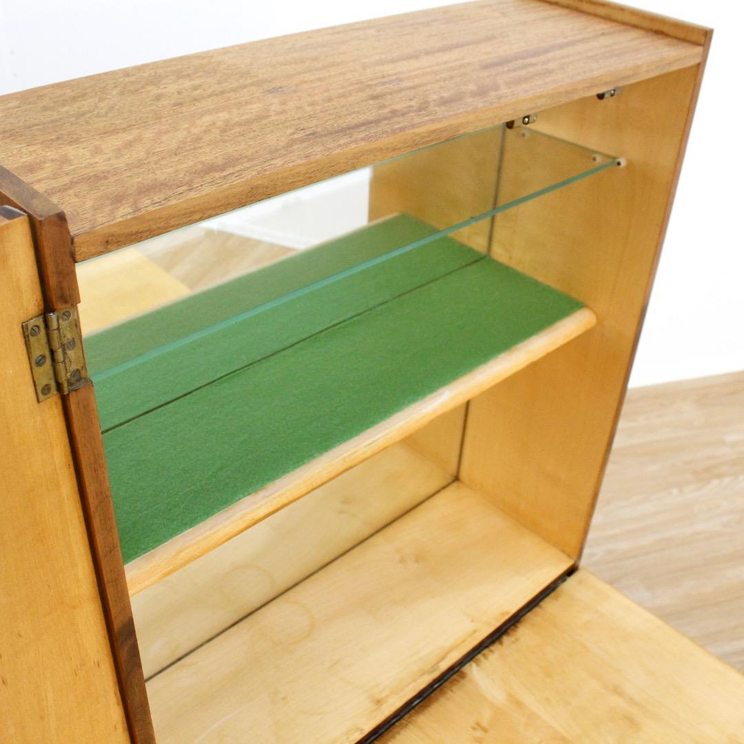 1950s Atomic Drop Down Liquor Cabinet Dry Bar mediados del siglo XX en venta