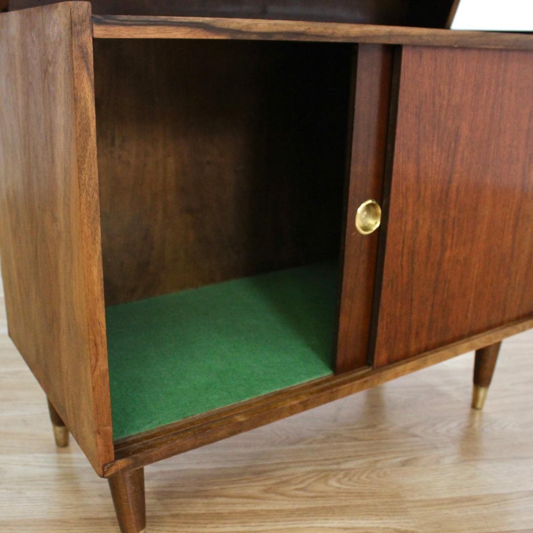 1950s Atomic Drop Down Liquor Cabinet Dry Bar Madera en venta