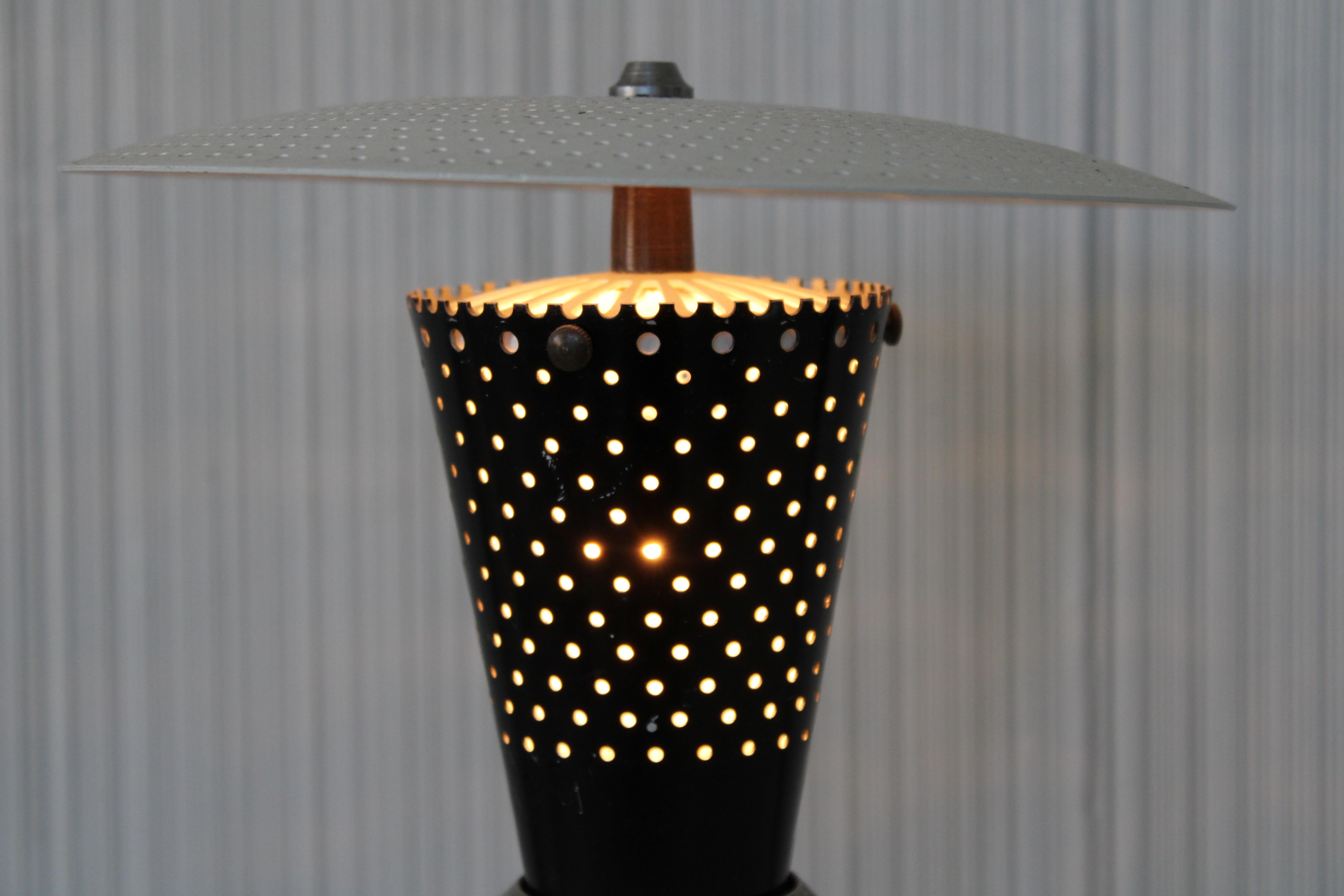 1950's Atomic Flying Saucer Lamp by Esther Lighting Co. In Good Condition In Palm Springs, CA