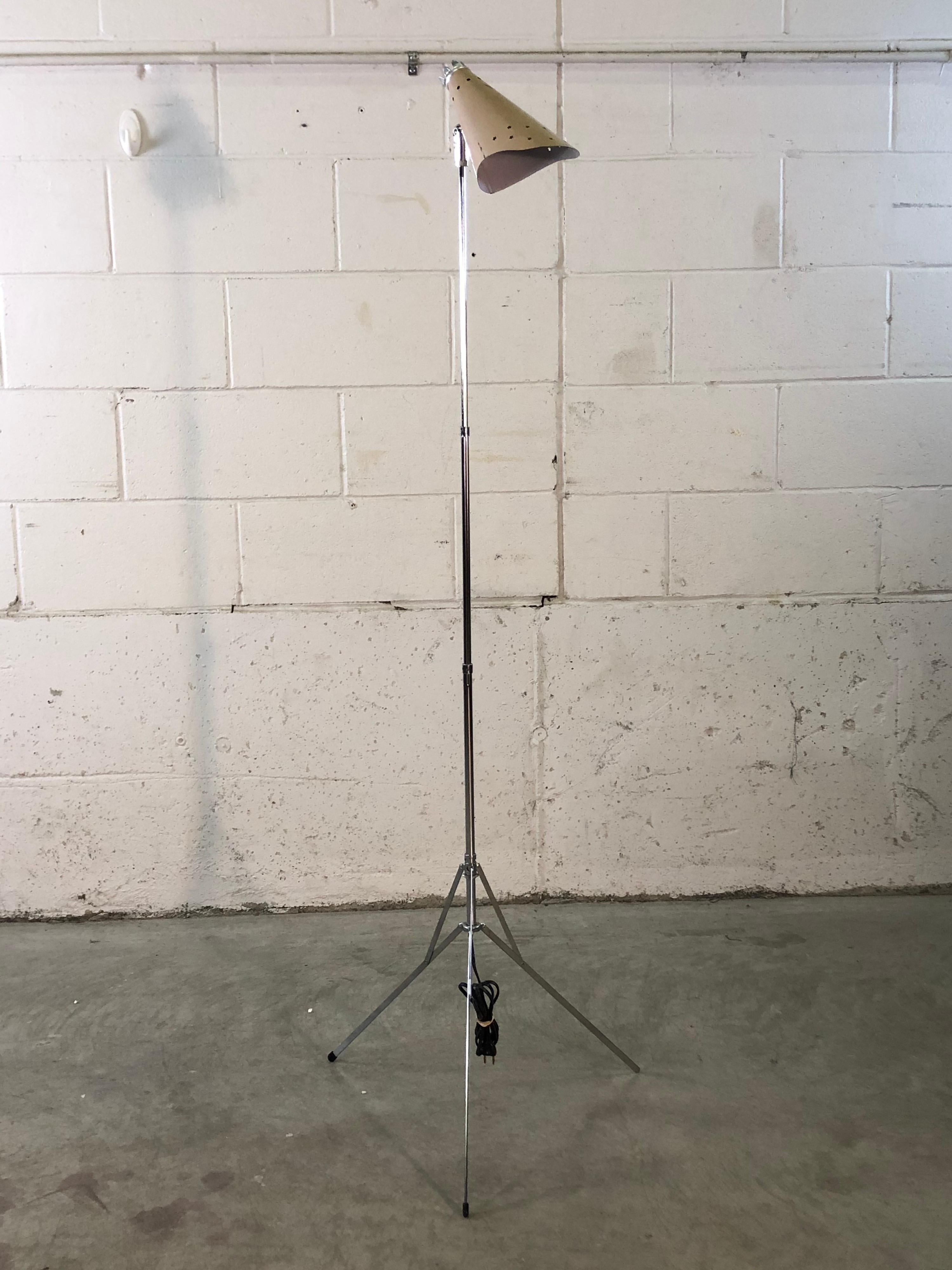 adjustable metal floor lamp