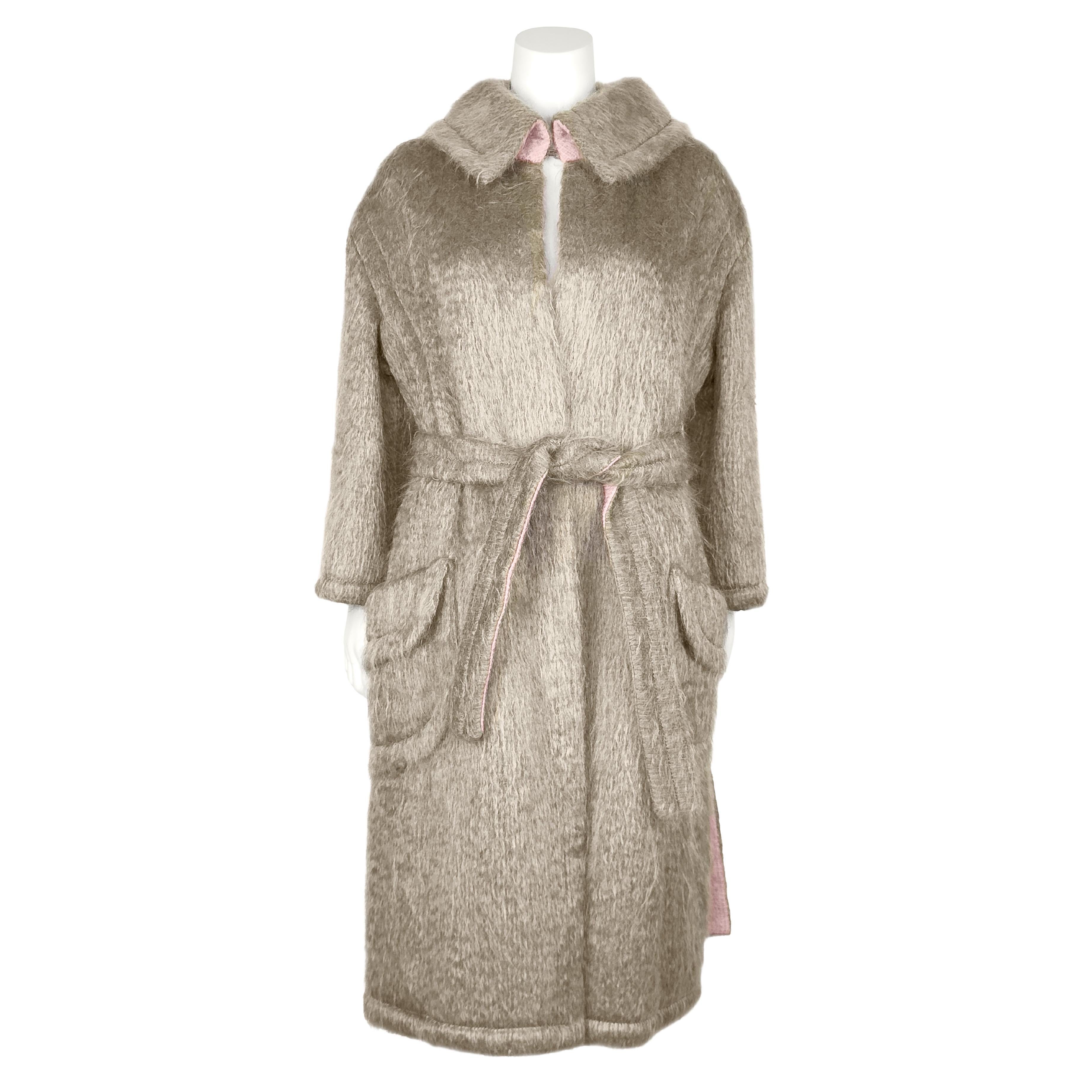 Anni 
50 Attribuito a Christian Dior Cappotto reversibile in mohair rosa/tortora in vendita