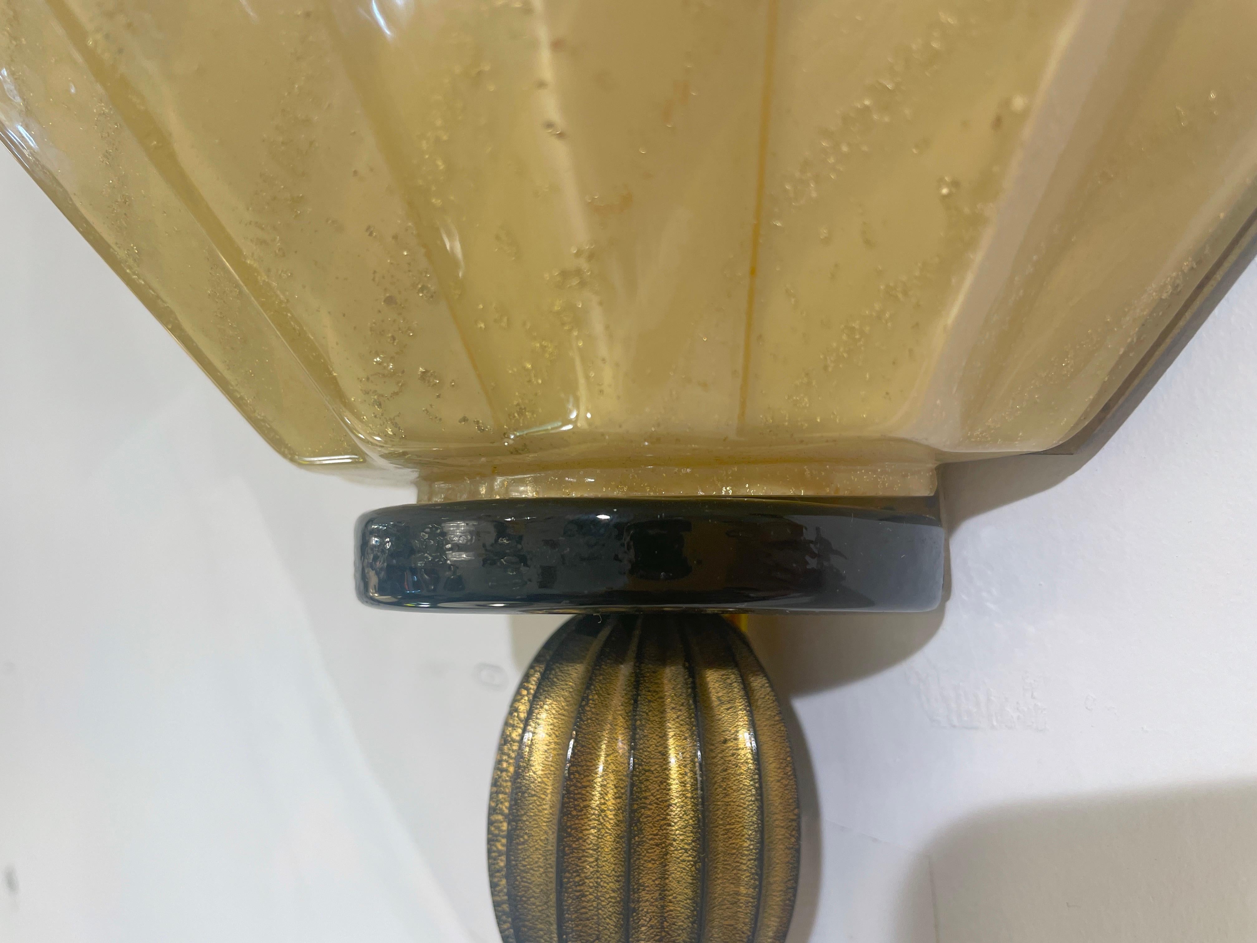 Ein Paar goldene fächerförmige Muranoglas-Wandleuchter von Aureliano Toso aus den 1950er Jahren 5